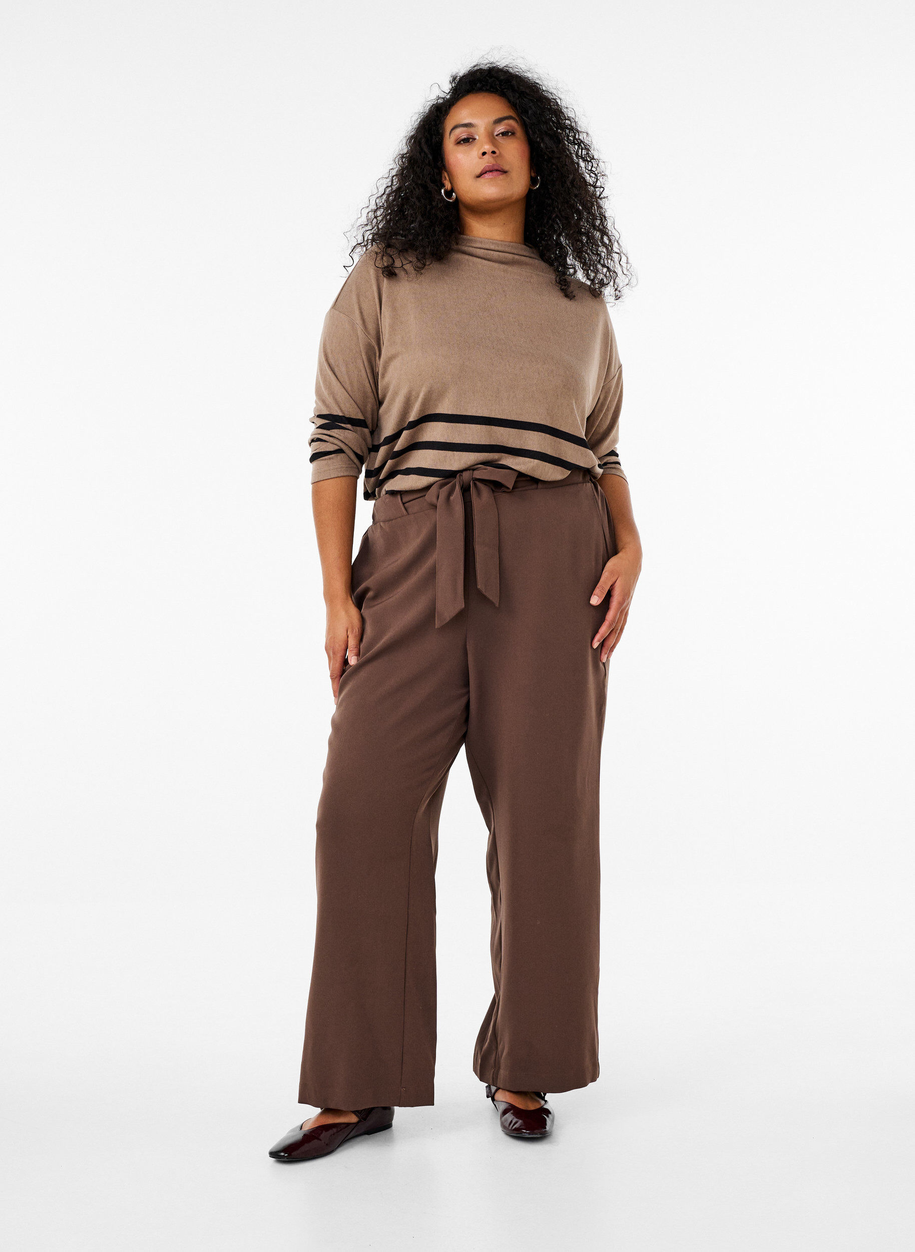 Zizzi Pantalons larges &agrave; taille haute et ceinture &agrave; nouer, Marron, Model image number 0