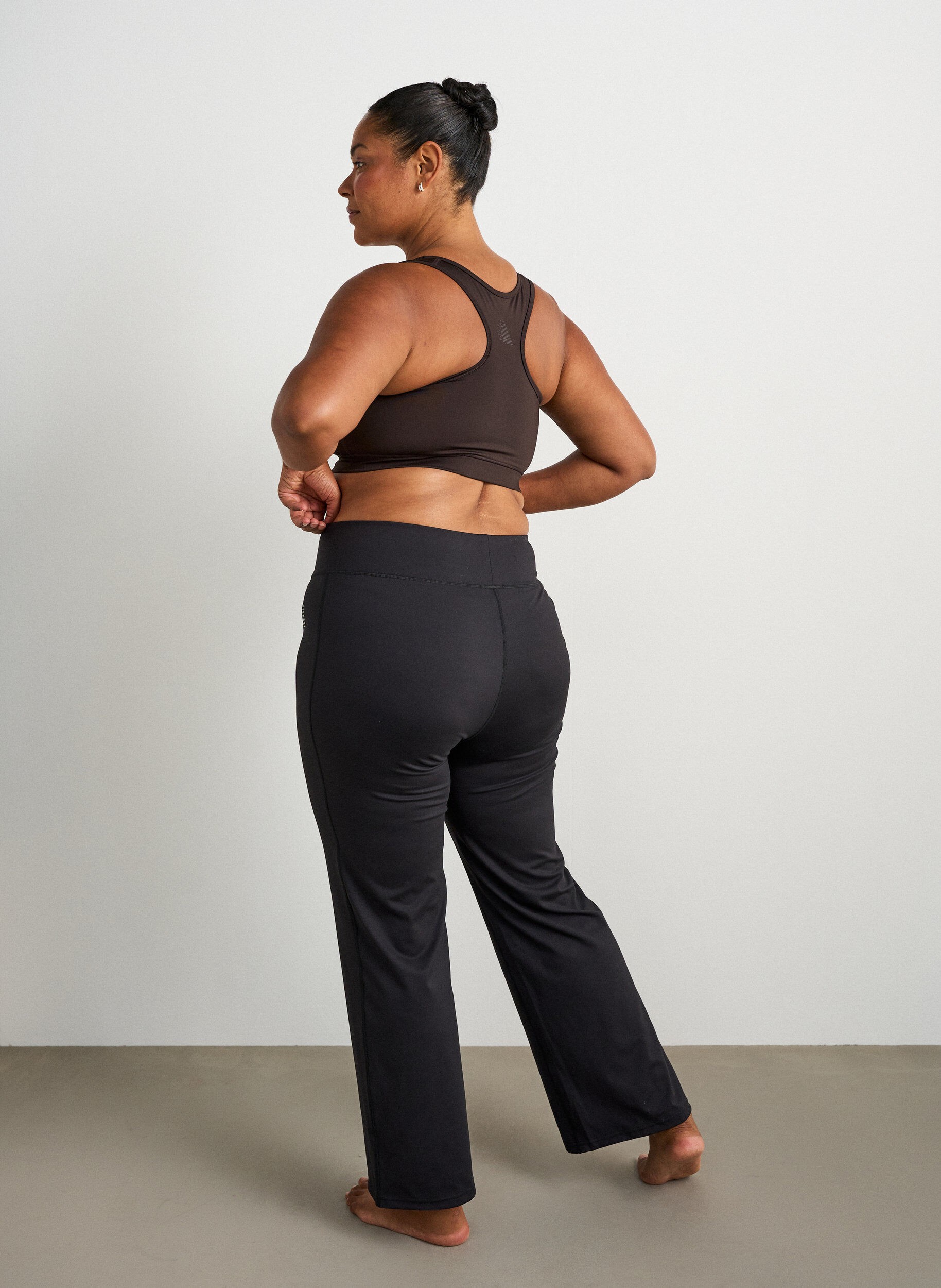 ZizziBootcut-Trainingstights mit hoher Taille, Schwarz, Model image number 1