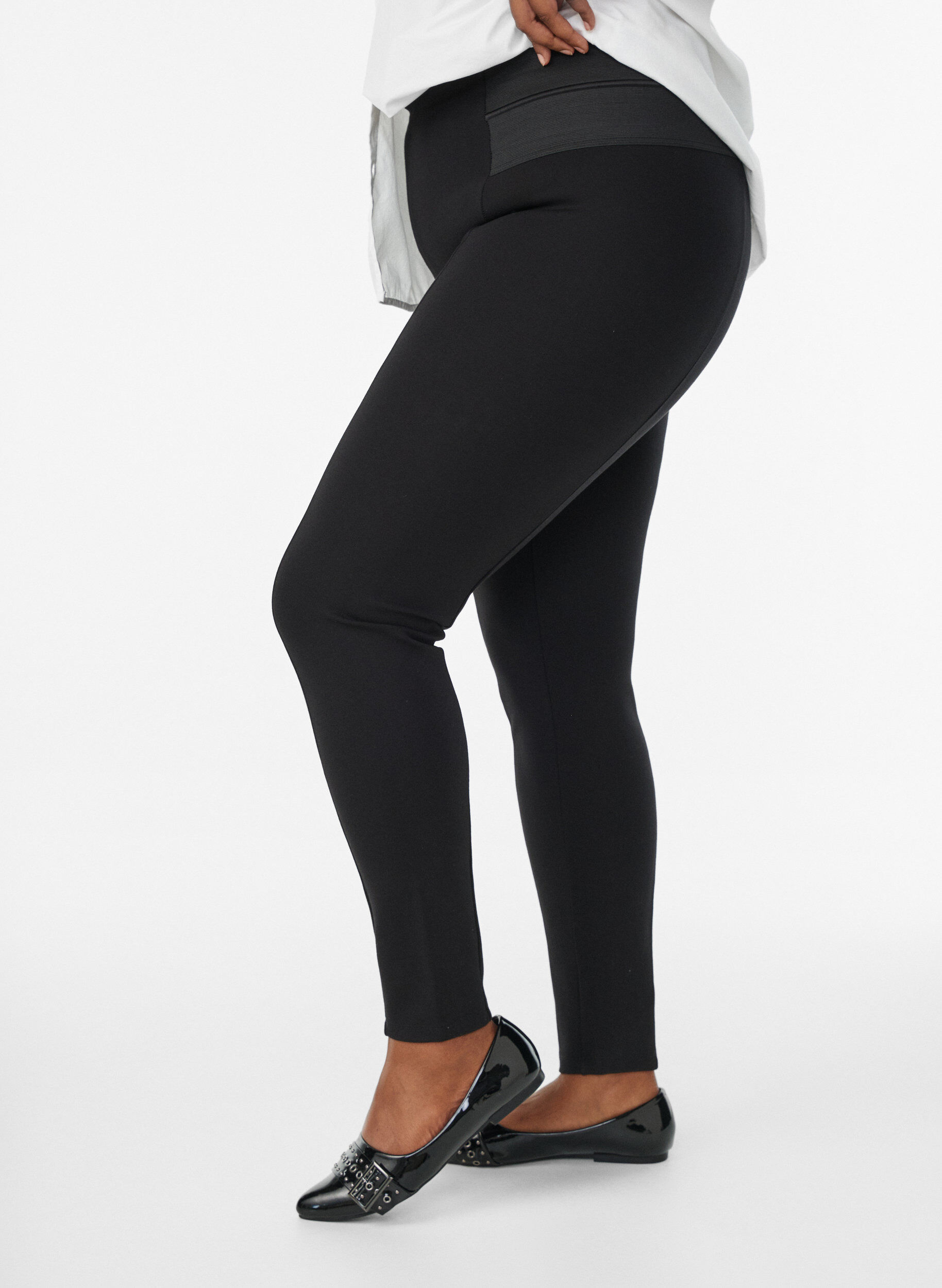 Zizzi Legging avec large &eacute;lastique &agrave; la taille, Noir, Model image number 2