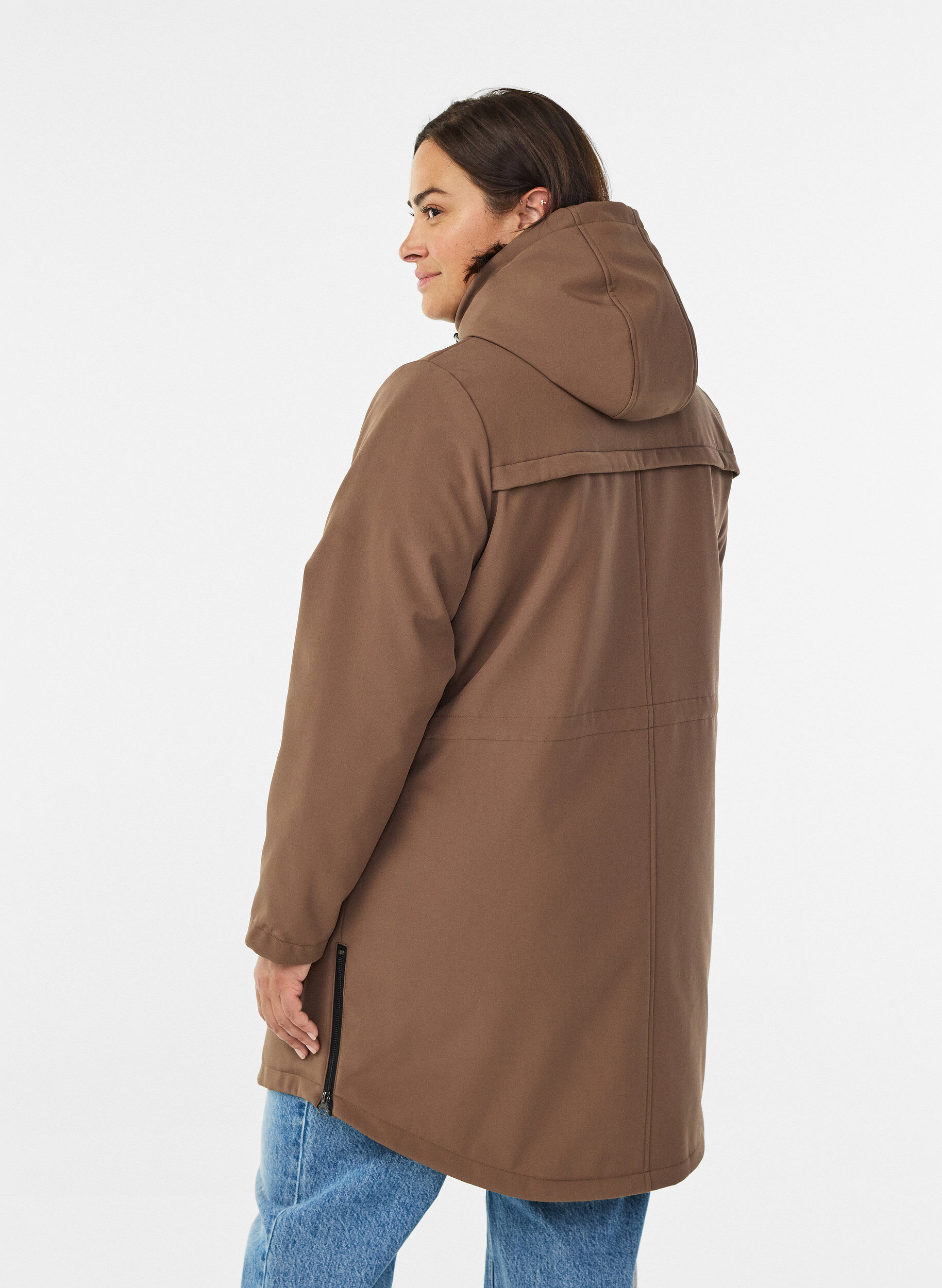 Zizzi Veste softshell r&eacute;sistante &agrave; l'eau avec doublure matelass&eacute;e, Marron, Model image number 2