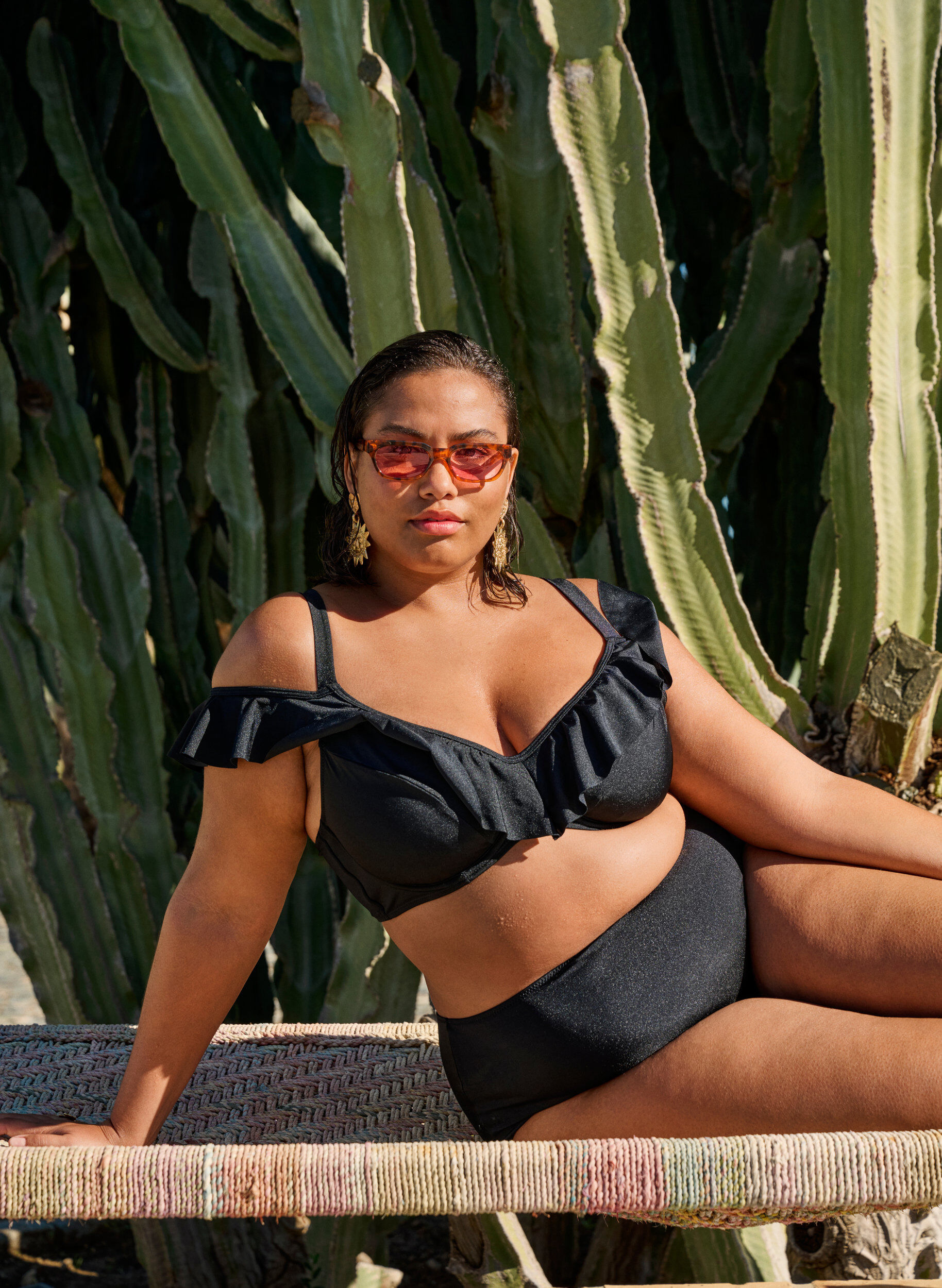 Zizzi Bas de bikini avec taille r&eacute;guli&egrave;re, Noir, Image image number 0