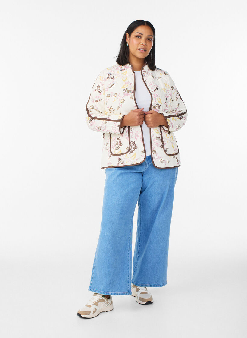 Steppjacke mit Kn&ouml;pfen und gebl&uuml;mtem Muster, Beige, Model image number 1