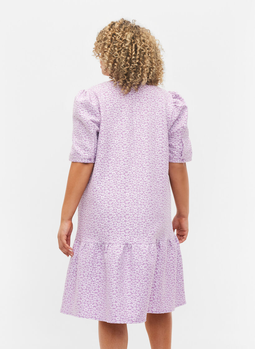 Kurzärmeliges Kleid mit V-Ausschnitt und floraler Textur, Regal Orchid , Model image number 1