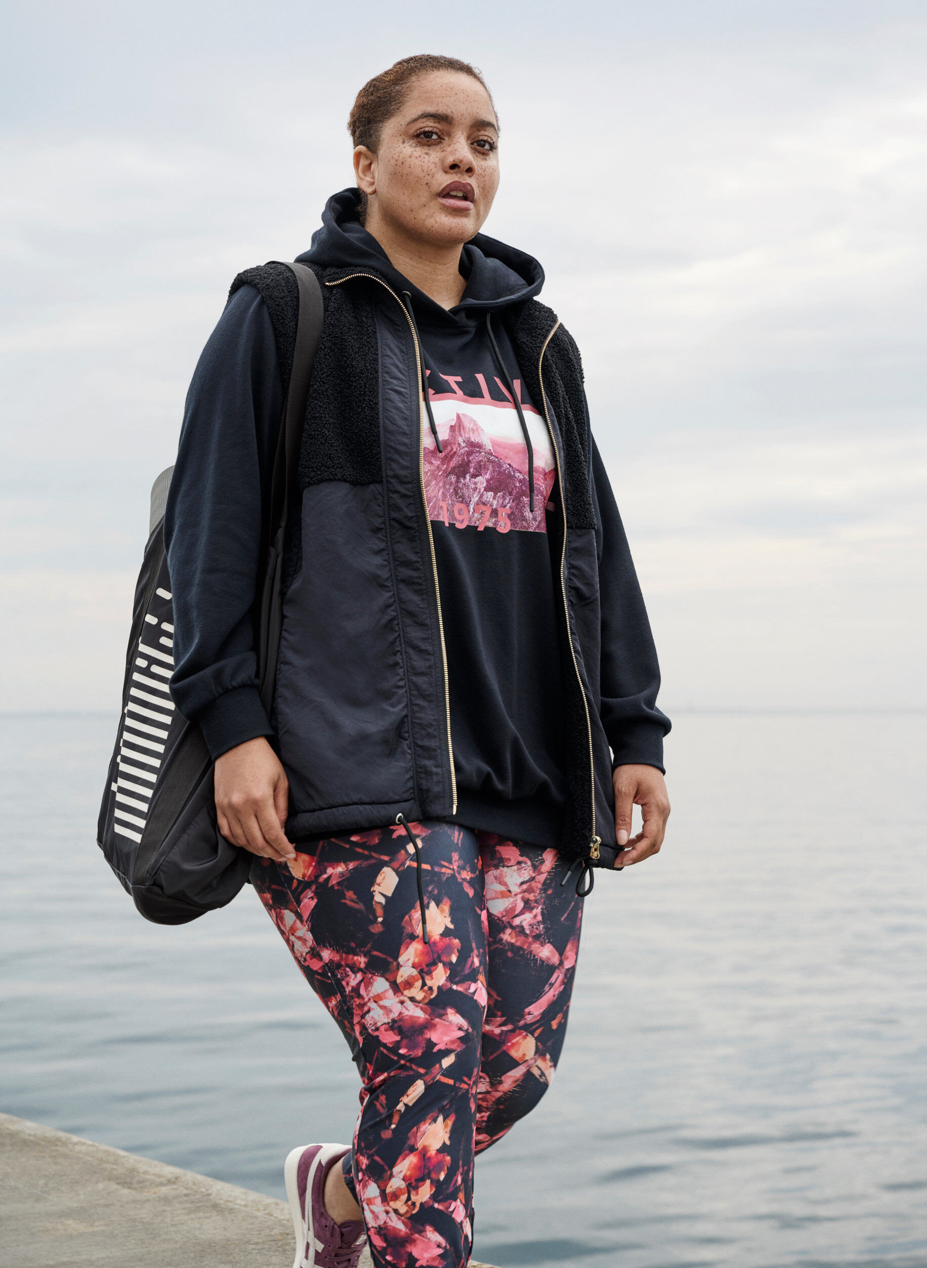 Zizzi Veste peluche courte avec fermeture &eacute;clair, Black, Image image number 0