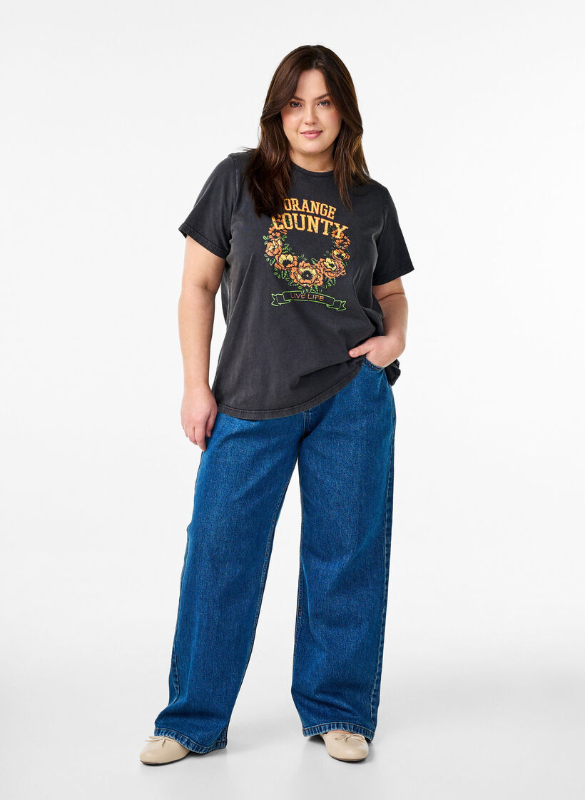 T-Shirt aus Bio-Baumwolle mit coolem Print, Grau, Model image number 1