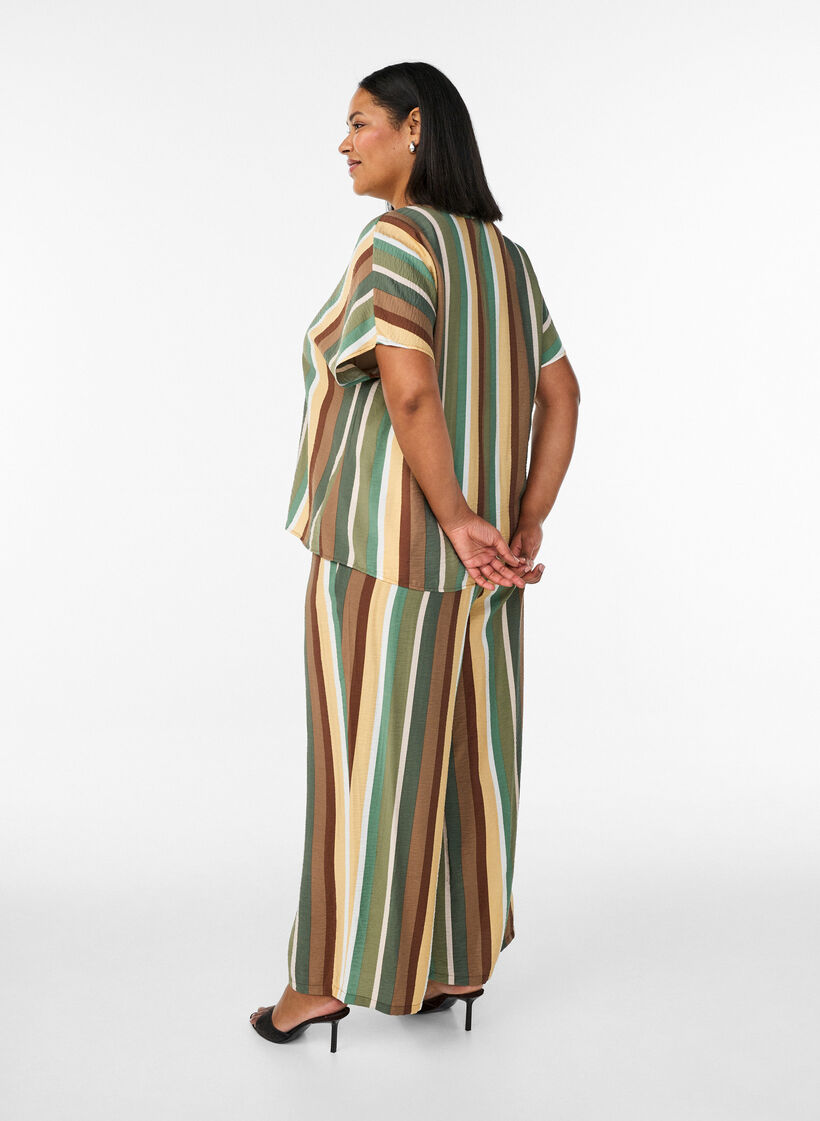 Pantalon ample en viscose avec des rayures, Marron, Model image number 1