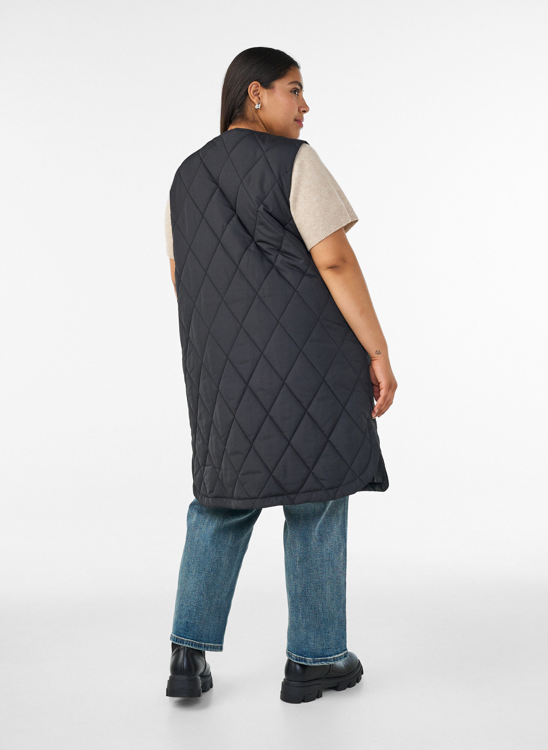 ZizziGilet long matelass&eacute; avec boutons-pression, Noir, Model image number 2