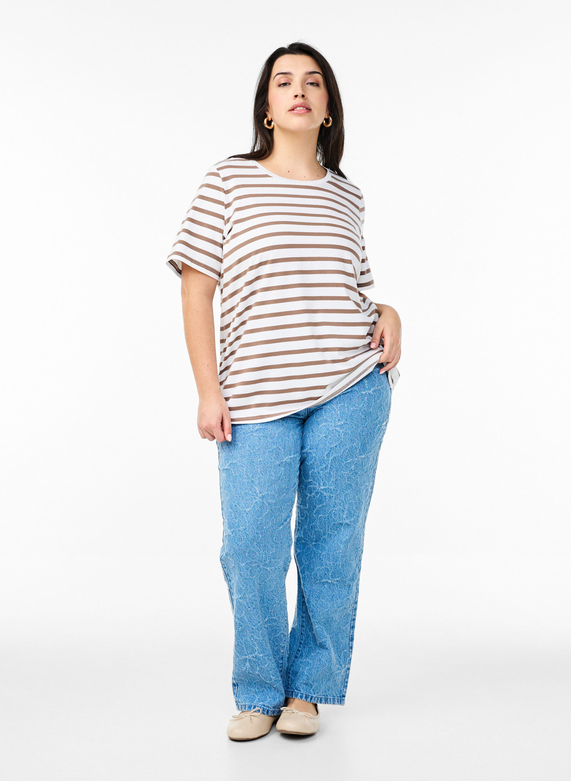 Zizzi Gestreiftes T-Shirt aus Bio-Baumwolle, Braun, Model image number 1