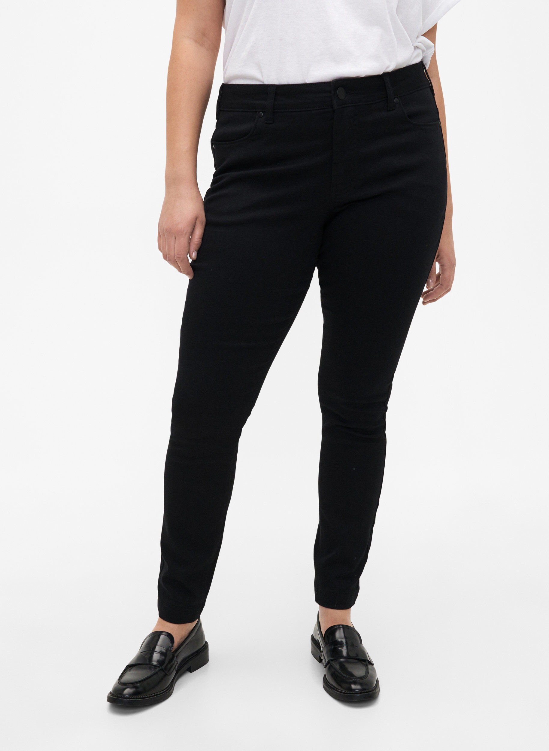 Zizzi Jean taille r&eacute;guli&egrave;re Viona, Noir, Model image number 2