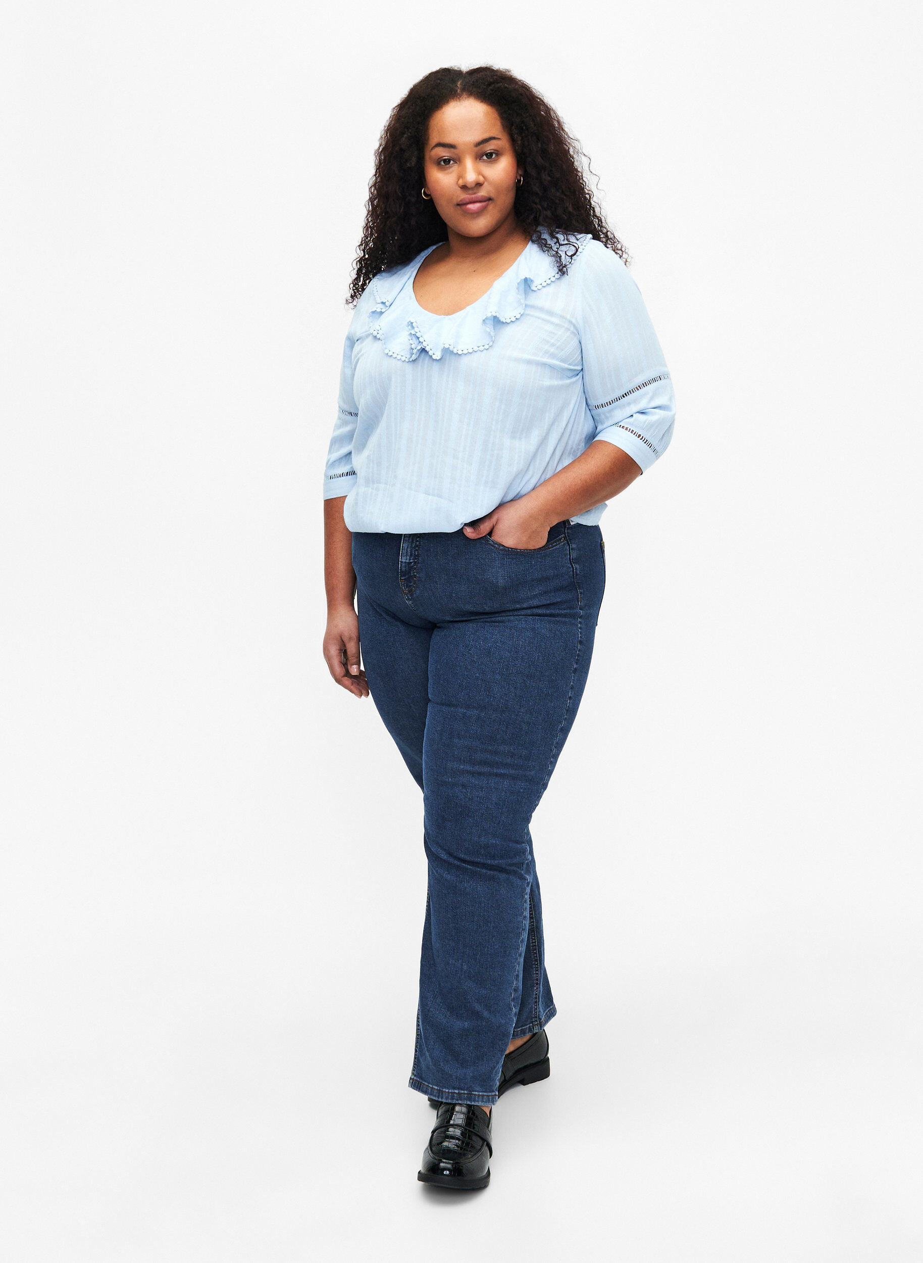 Zizzi Bluse mit 3/4-&Auml;rmeln und Spitze, Chambray Blue, Model image number 2