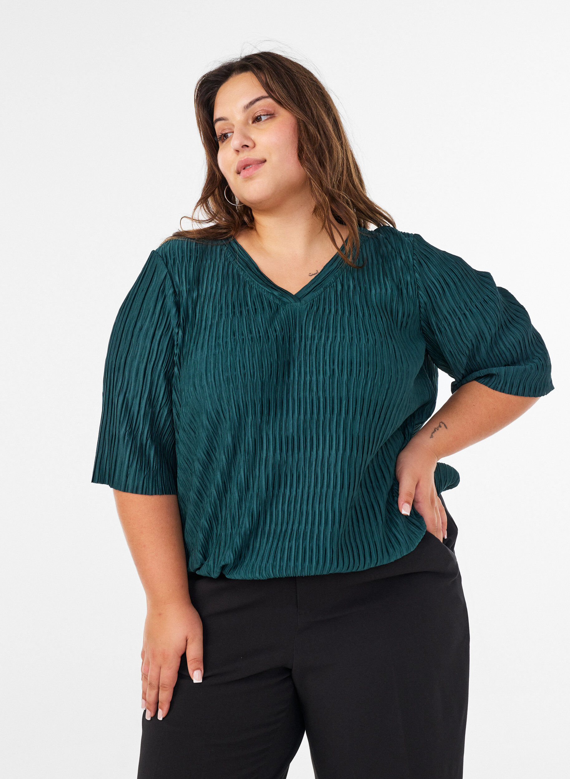 ZizziBlouse avec texture ondul&eacute;e et coupe ballon, Vert fonc&eacute;, Model image number 0
