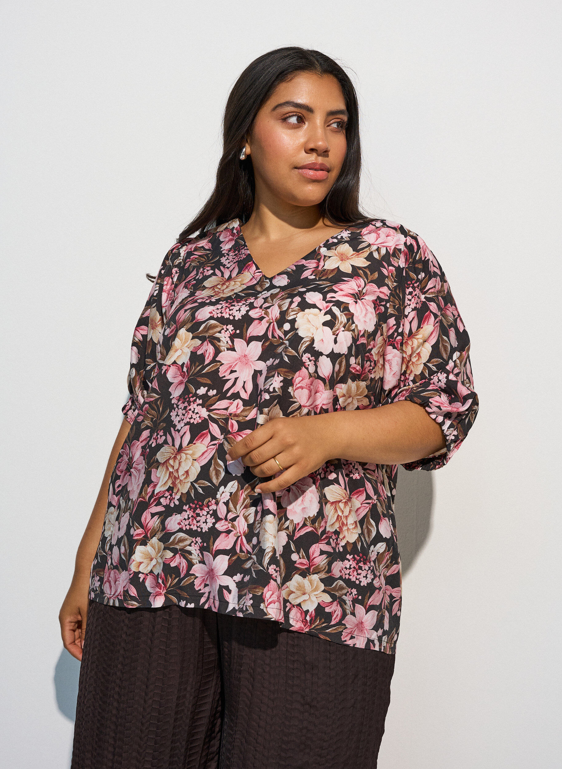 Blouse en viscose avec col en V, Rose, Model