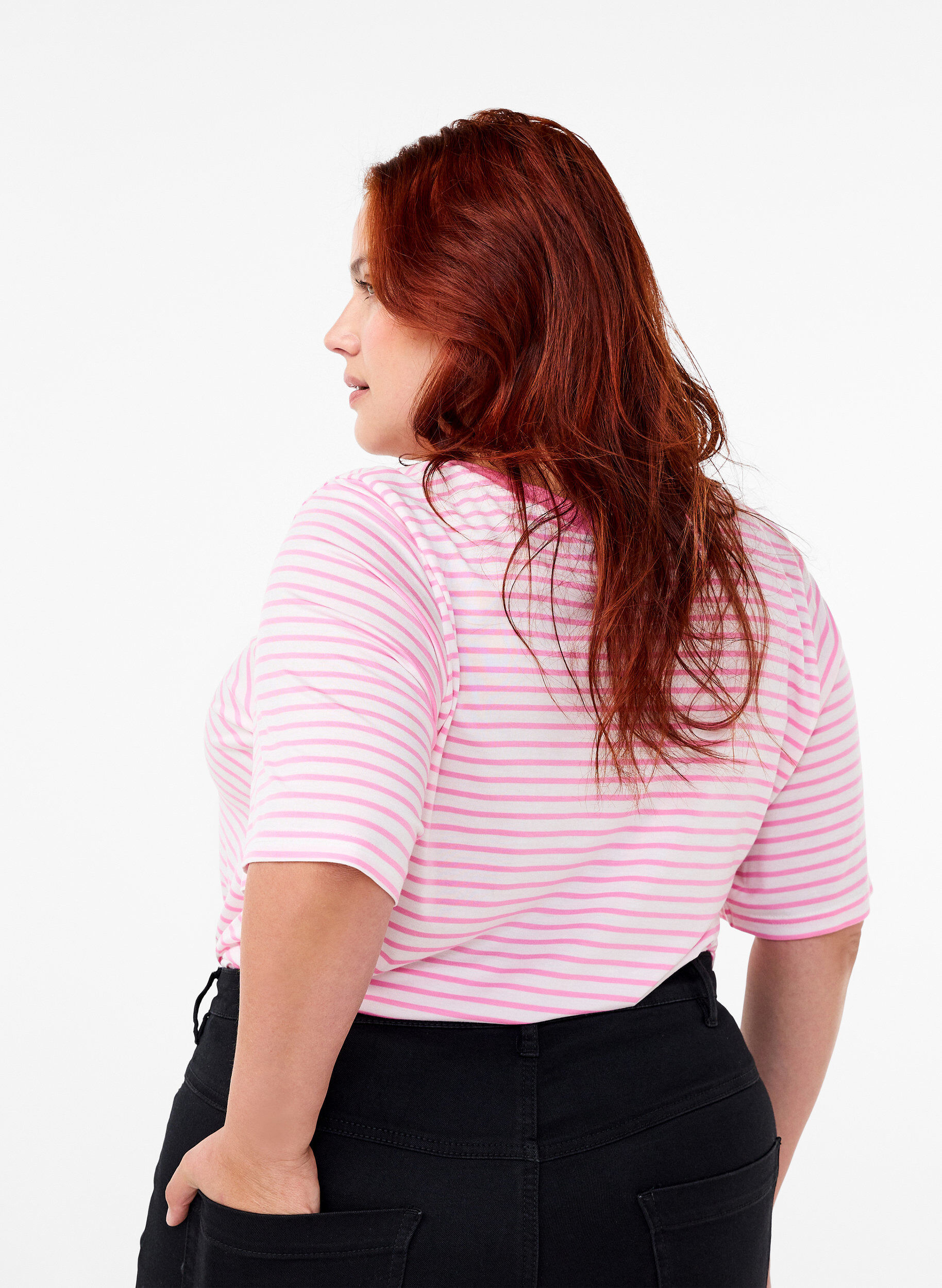 Zizzi T-shirt ray&eacute; en Lyocell &agrave; col rond, Rouge, Model image number 2