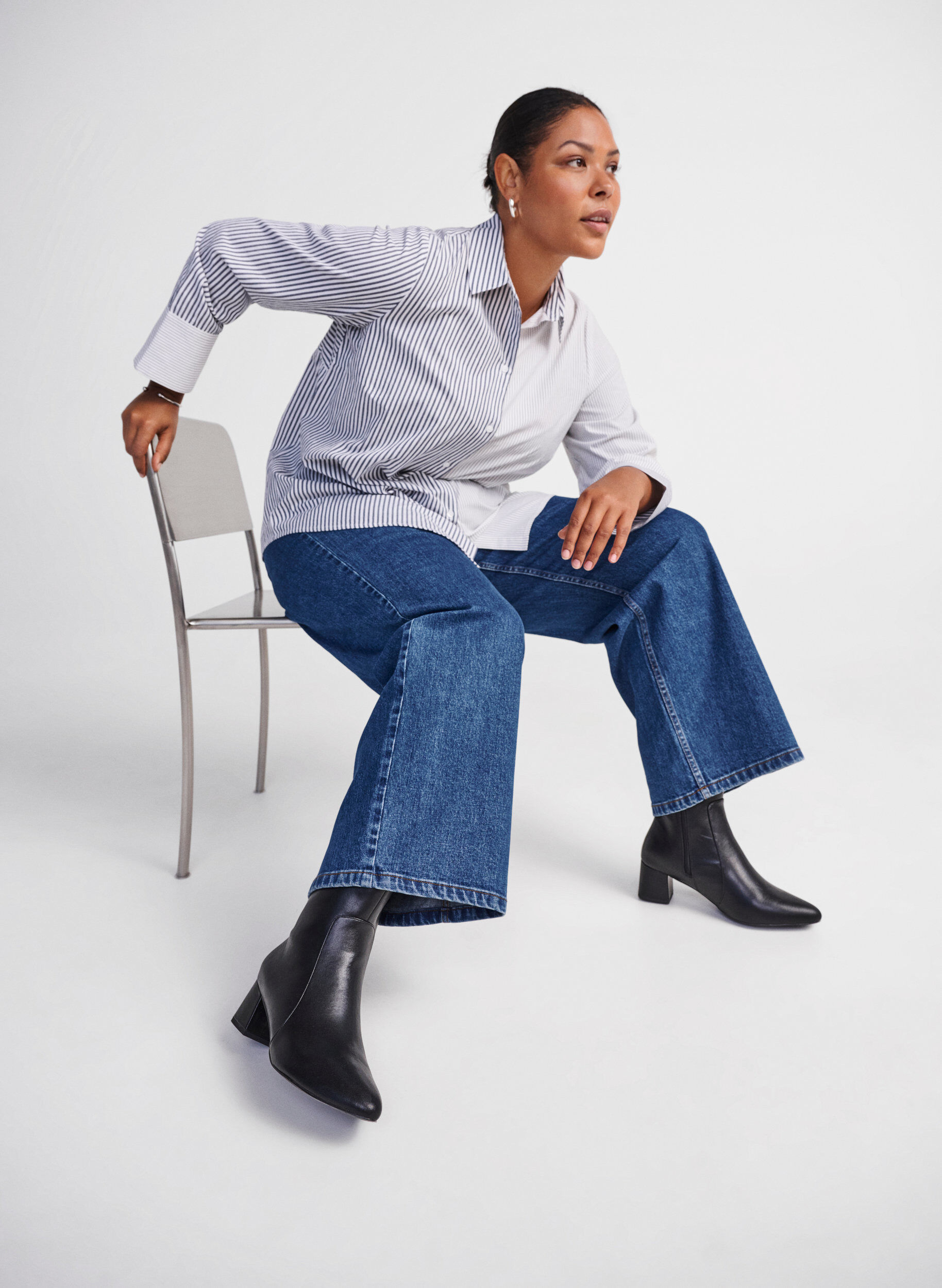 Zizzi Large &ndash; Bottines en cuir &agrave; talon, Black, Image image number 0