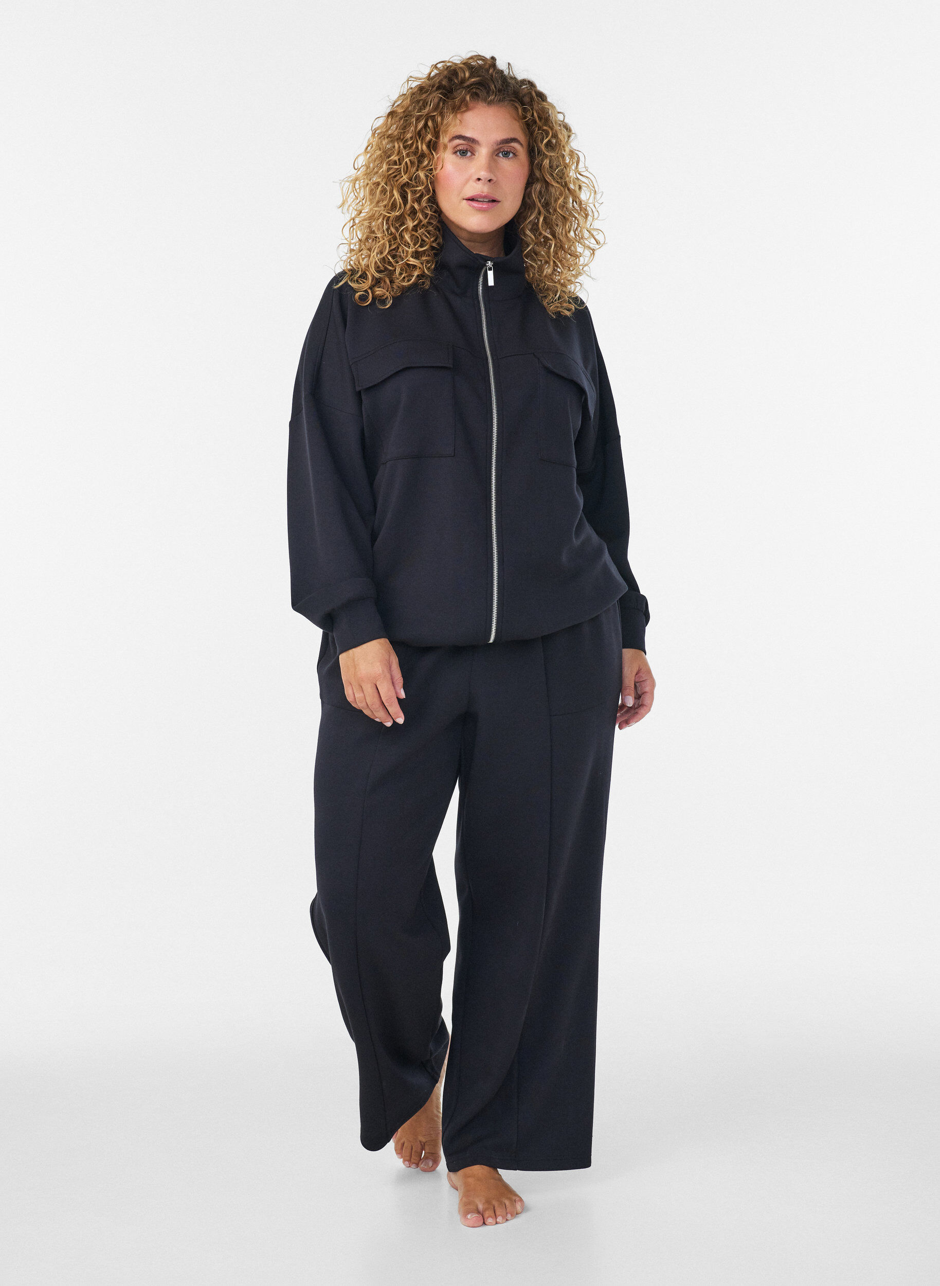 Pantalon ample en jersey taille haute avec poches, Noir, Model