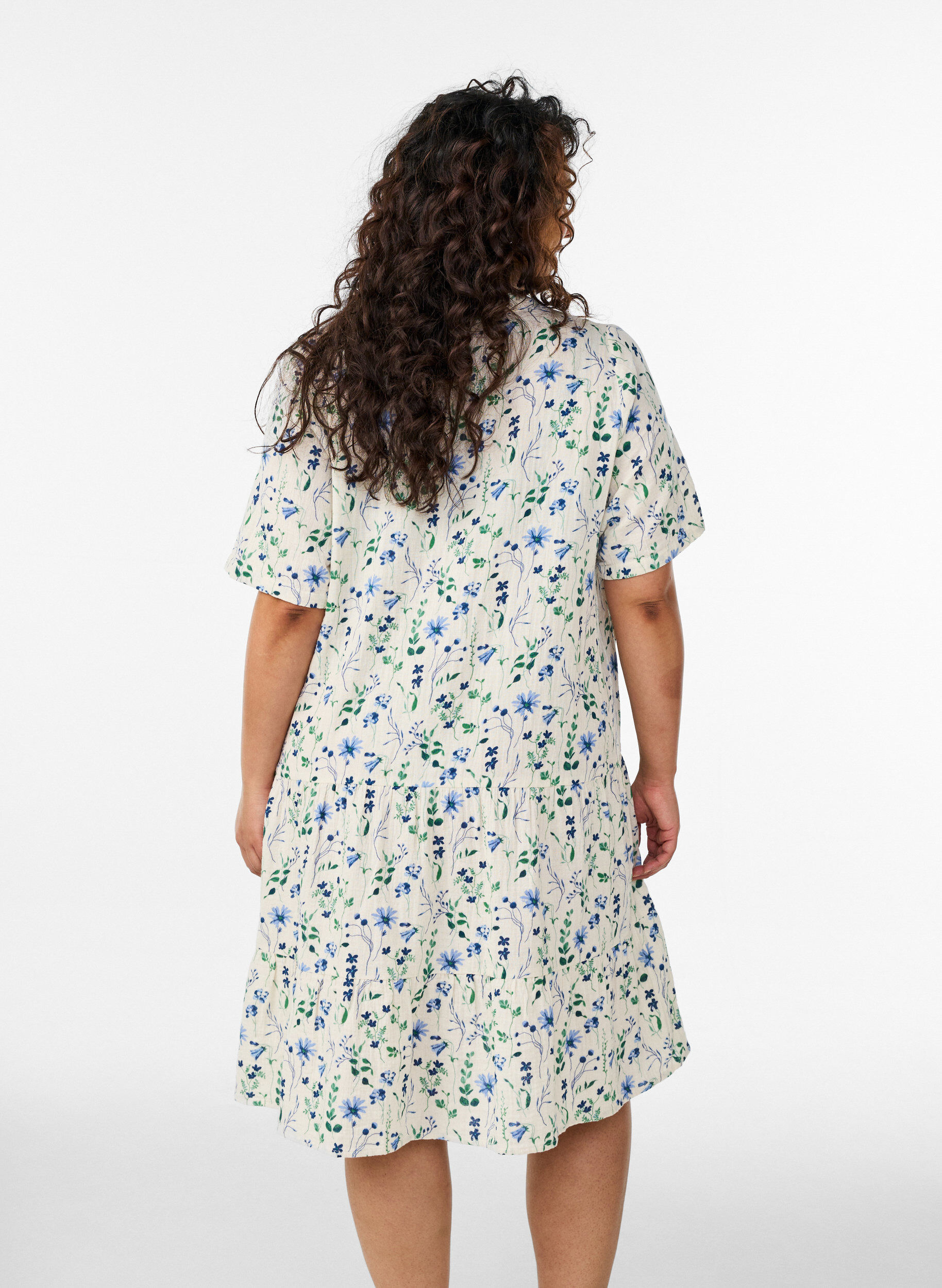 Zizzi Kurzes A-Linien-Kleid aus Baumwollmusselin, Beige, Model image number 2