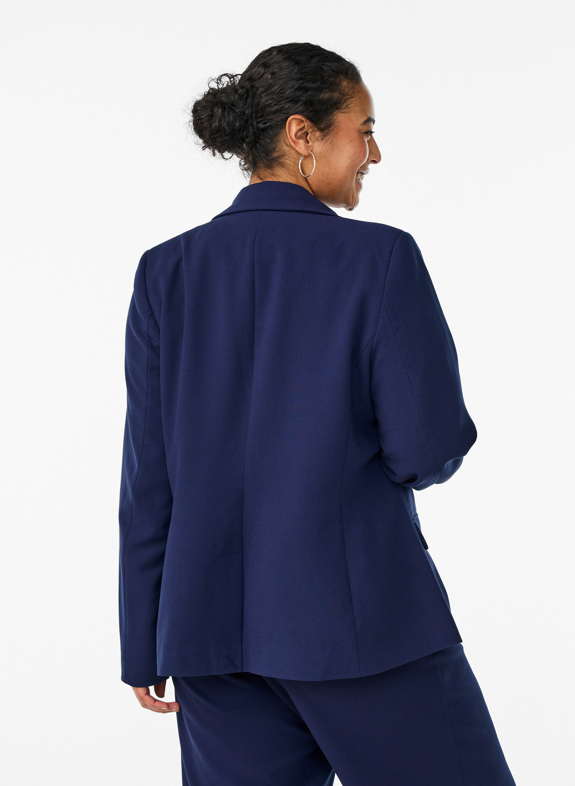 Zizzi Klassischer Blazer mit Ein-Knopf-Verschluss und Taschen, Blau, Model image number 2