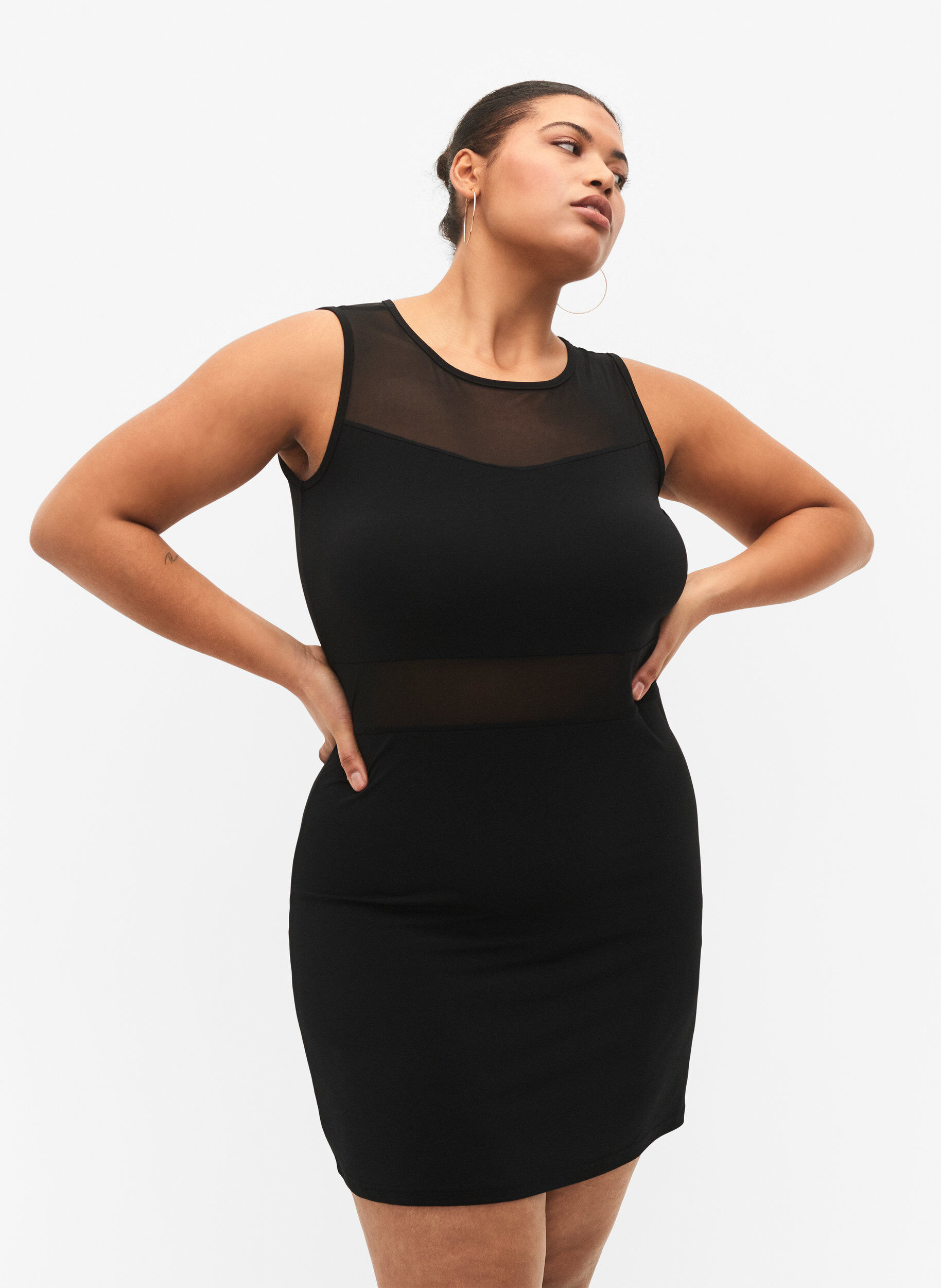 Zizzi &Auml;rmelloses Kleid mit Slim Fit, Black, Model image number 0