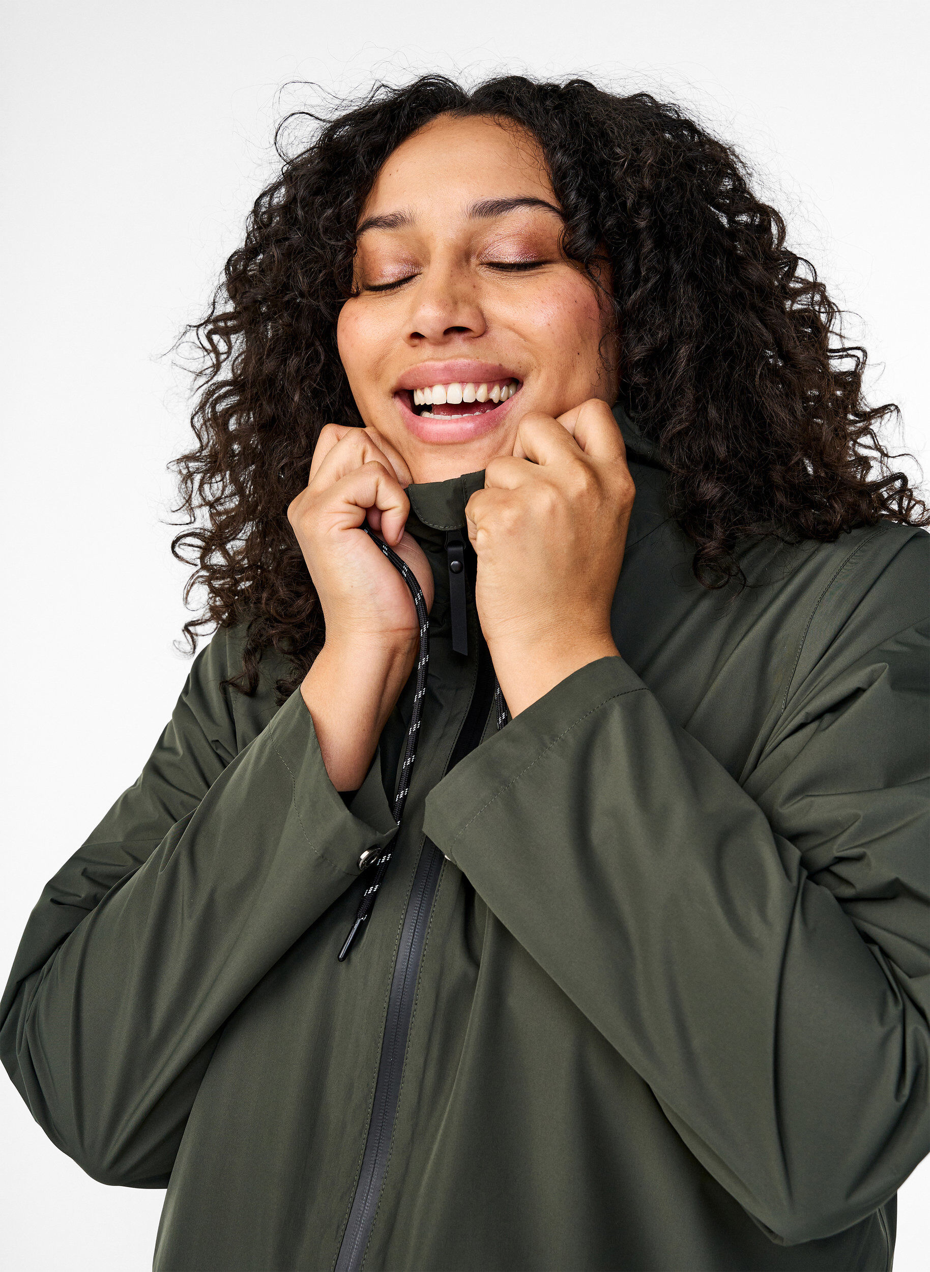 Zizzi Regenjacke mit Taschen und Kapuze, Gr&uuml;n, Model image number 3