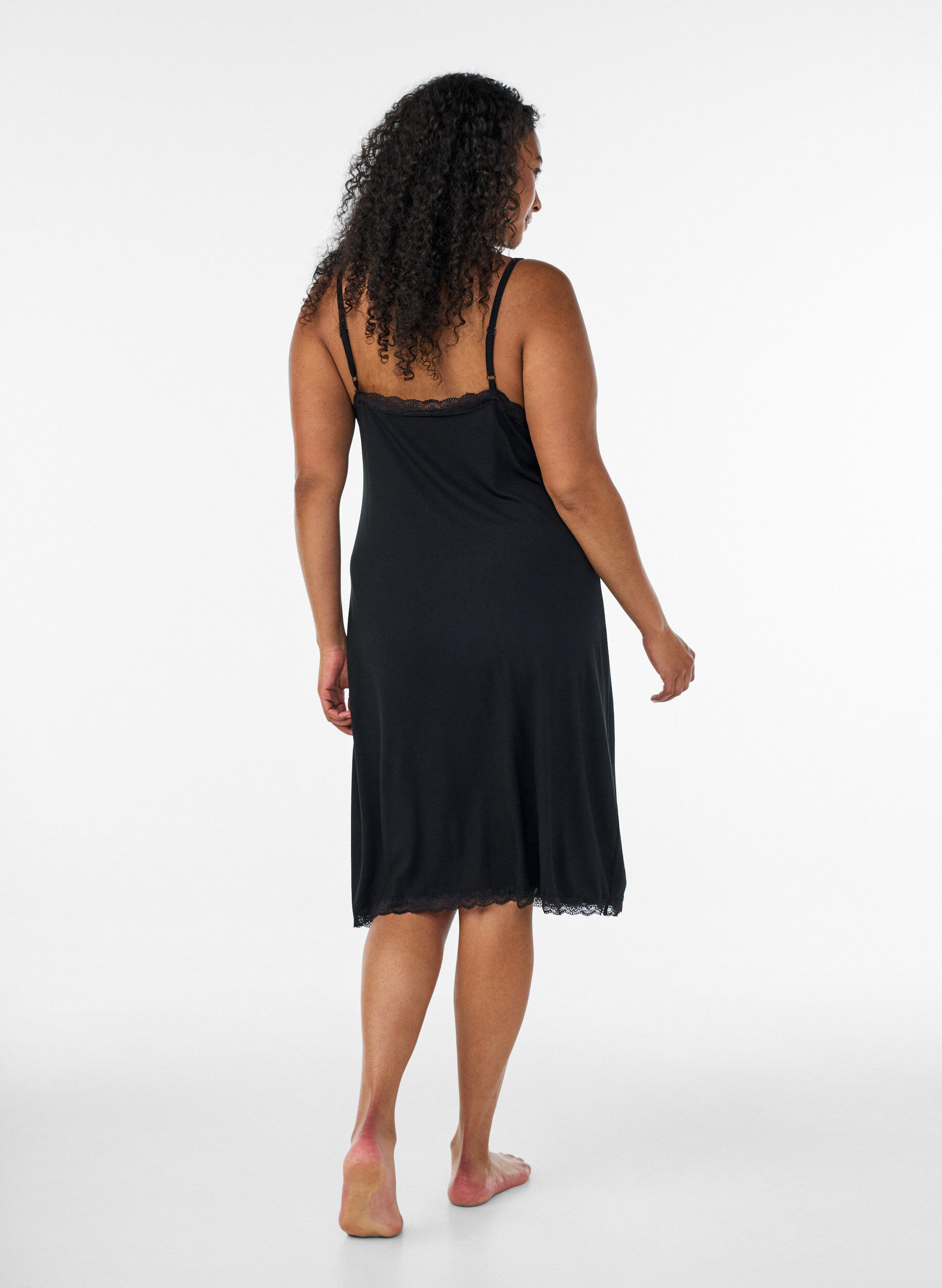 ZizziNuisette en viscose avec dentelle et fentes, Noir, Model image number 1