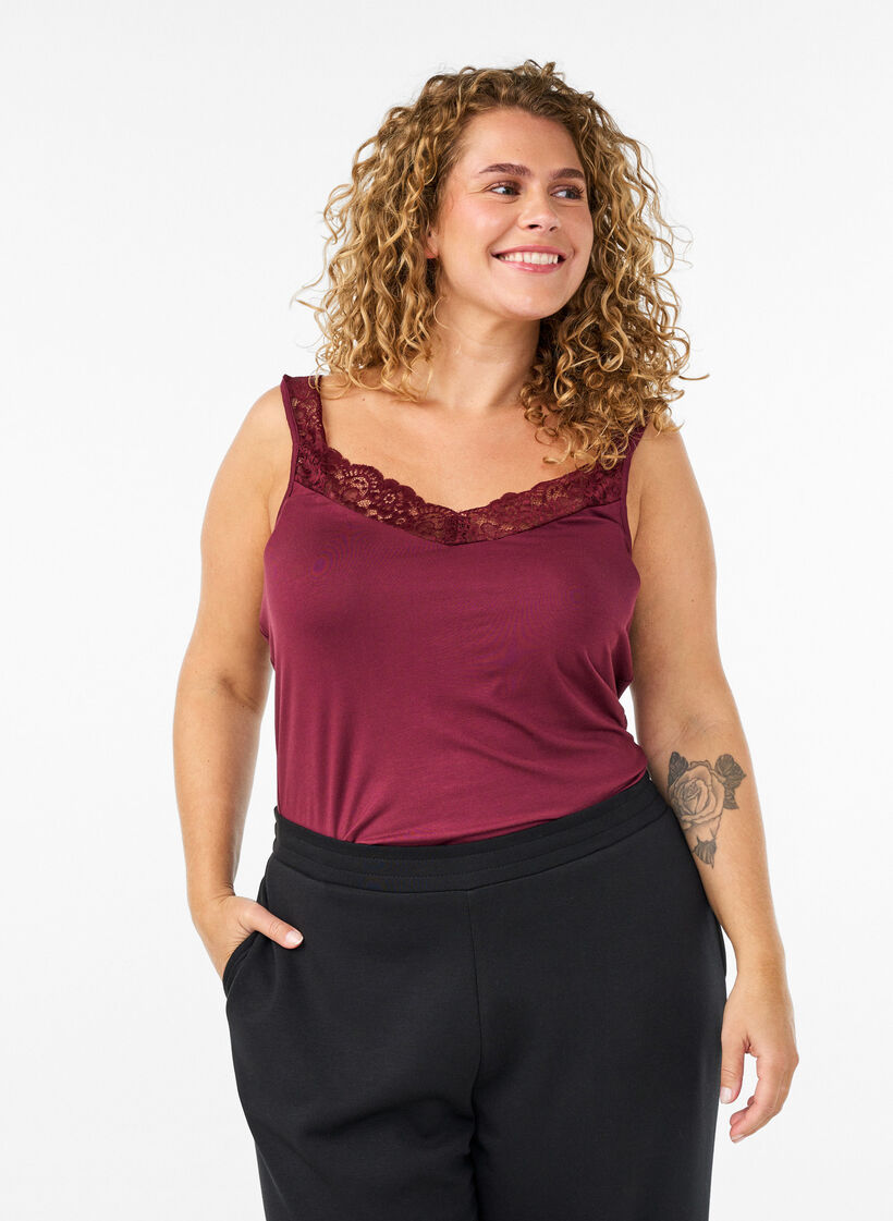 Top aus Viskose mit Spitze, Rot, Model image number 0