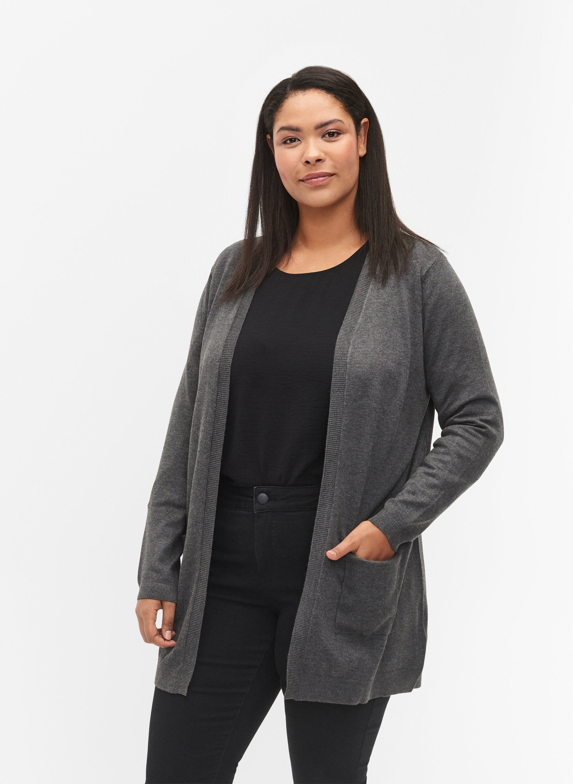 Zizzi Long cardigan tricot&eacute; dans un m&eacute;lange de viscose, Gris anthracite, Model image number 0