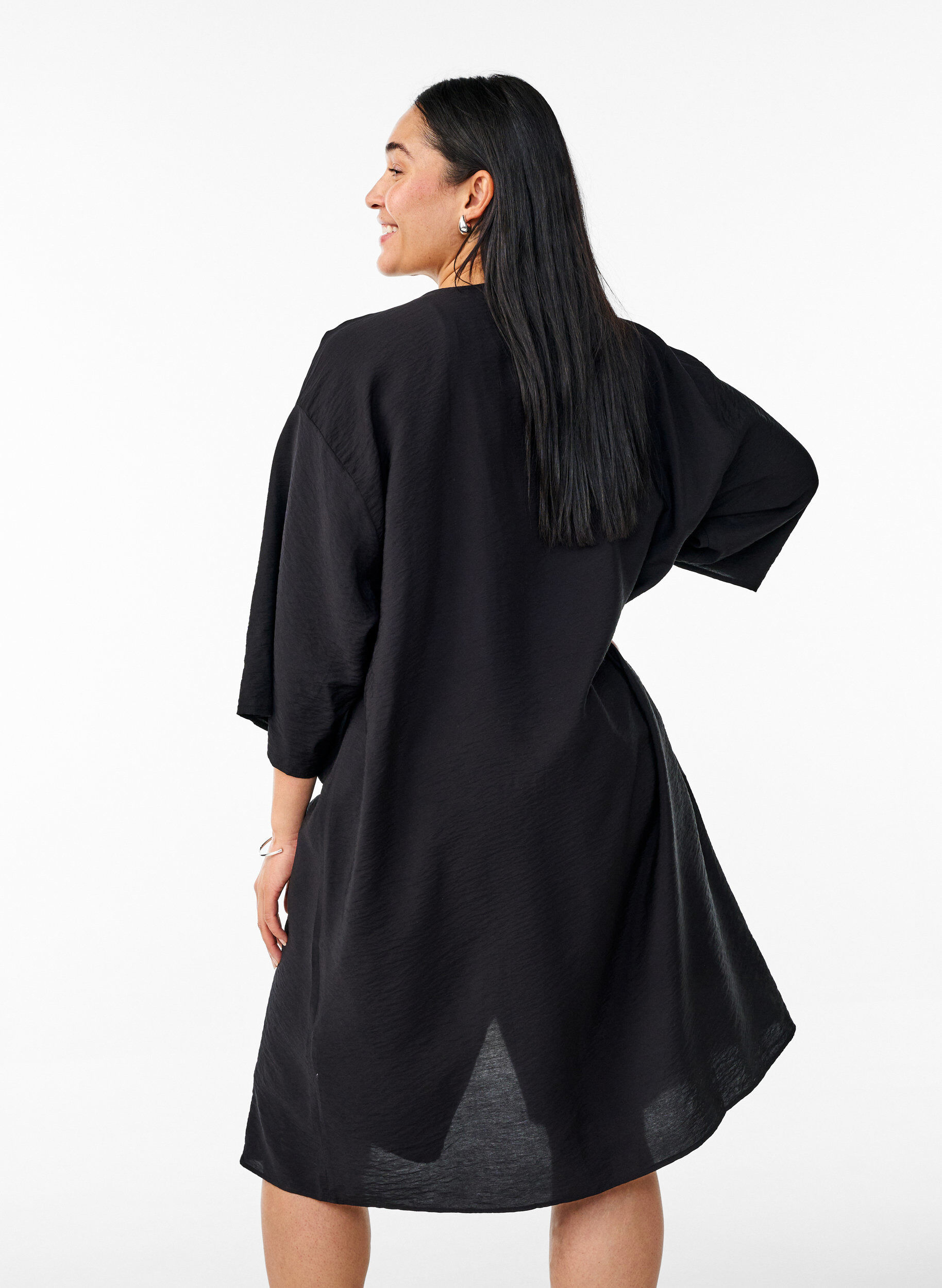 Zizzi Kimono en viscose avec manches 3/4, Noir, Model image number 2