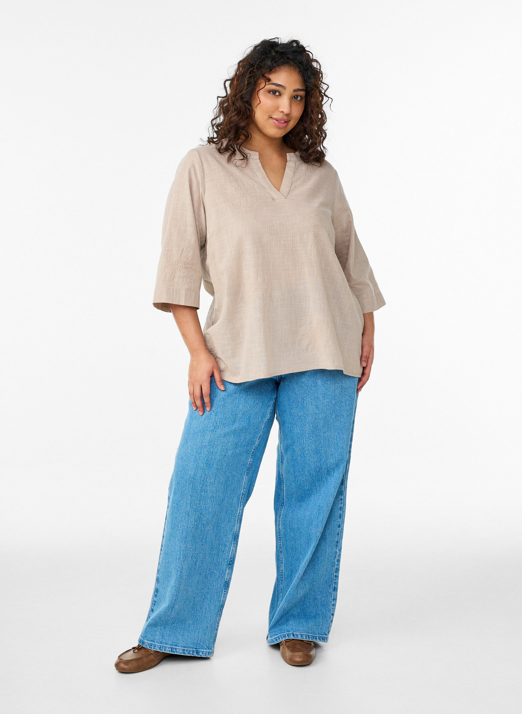 ZizziBlouse en coton avec d&eacute;tails brod&eacute;s et manches 3/4, Beige, Model image number 1