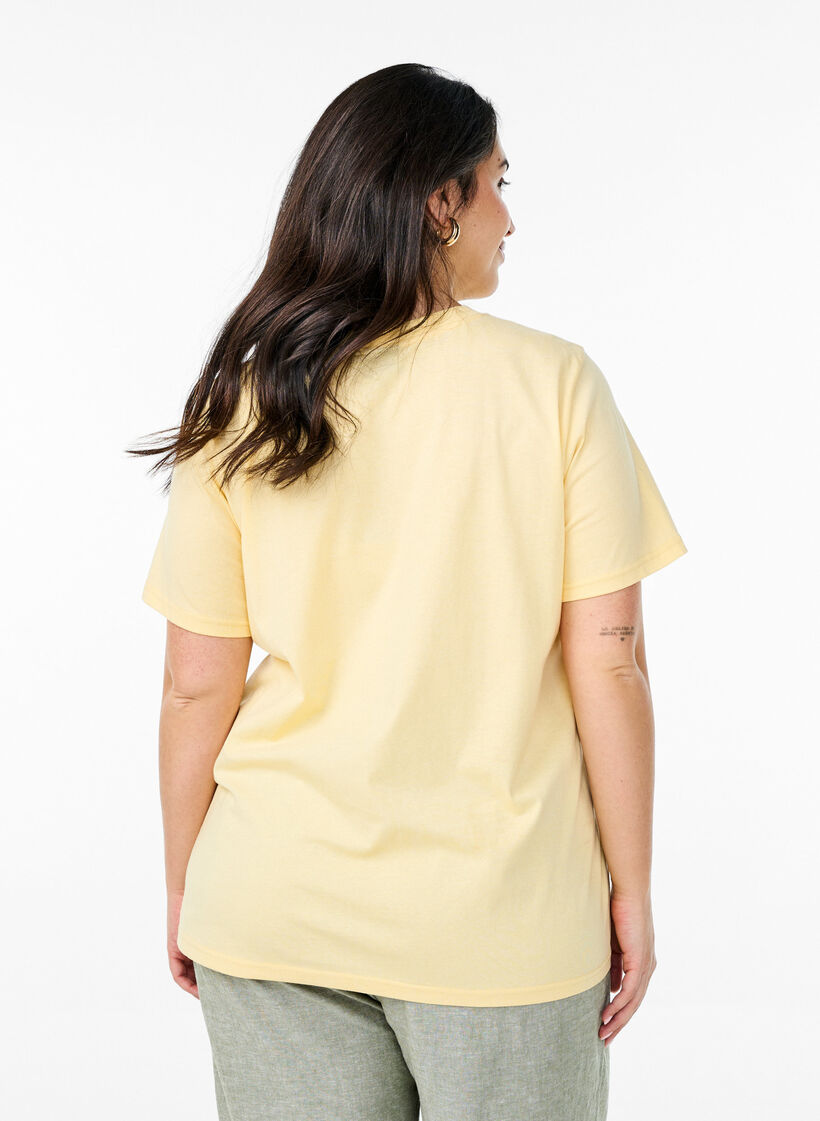 T-shirt basique en coton &agrave; col rond, Jaune clair, Model image number 2