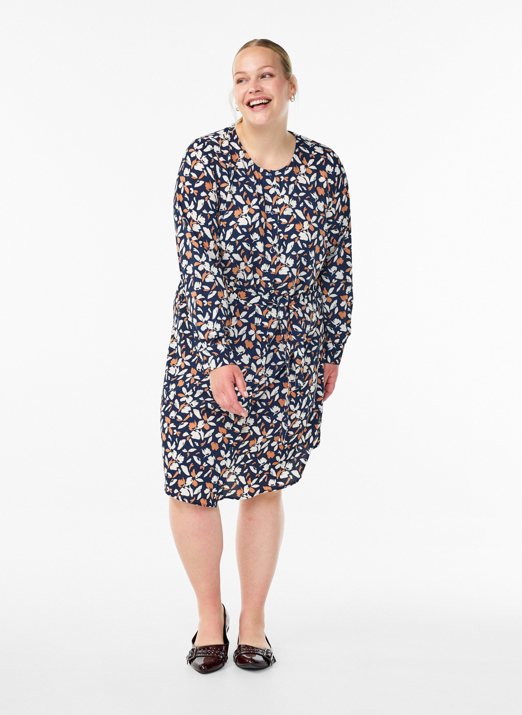 Zizzi Lang&auml;rmliges Hemdblusenkleid mit Bindeg&uuml;rtel, Blau, Model image number 1
