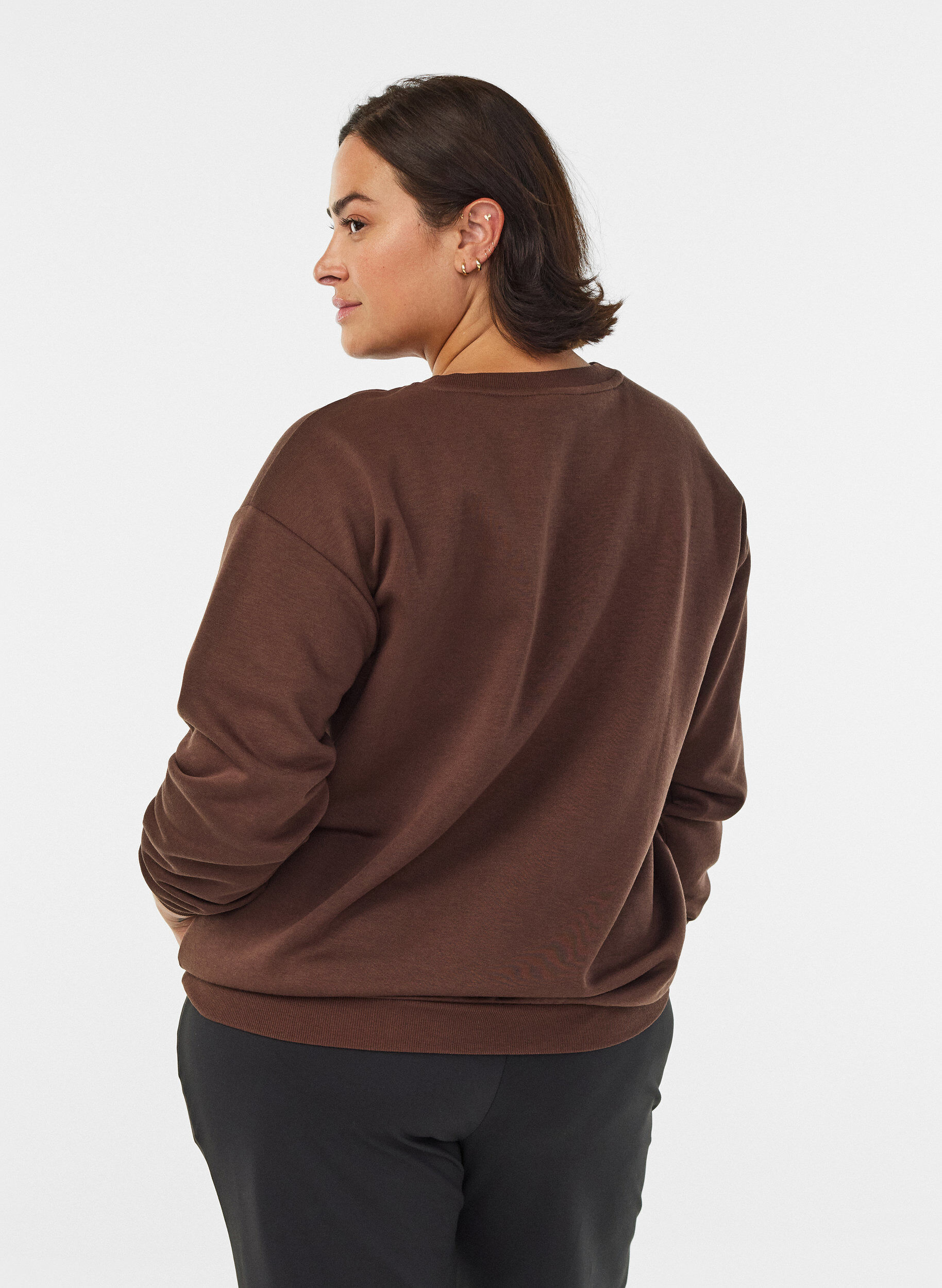 Zizzi Sweatshirt mit gesticktem Text, Braun, Model image number 2
