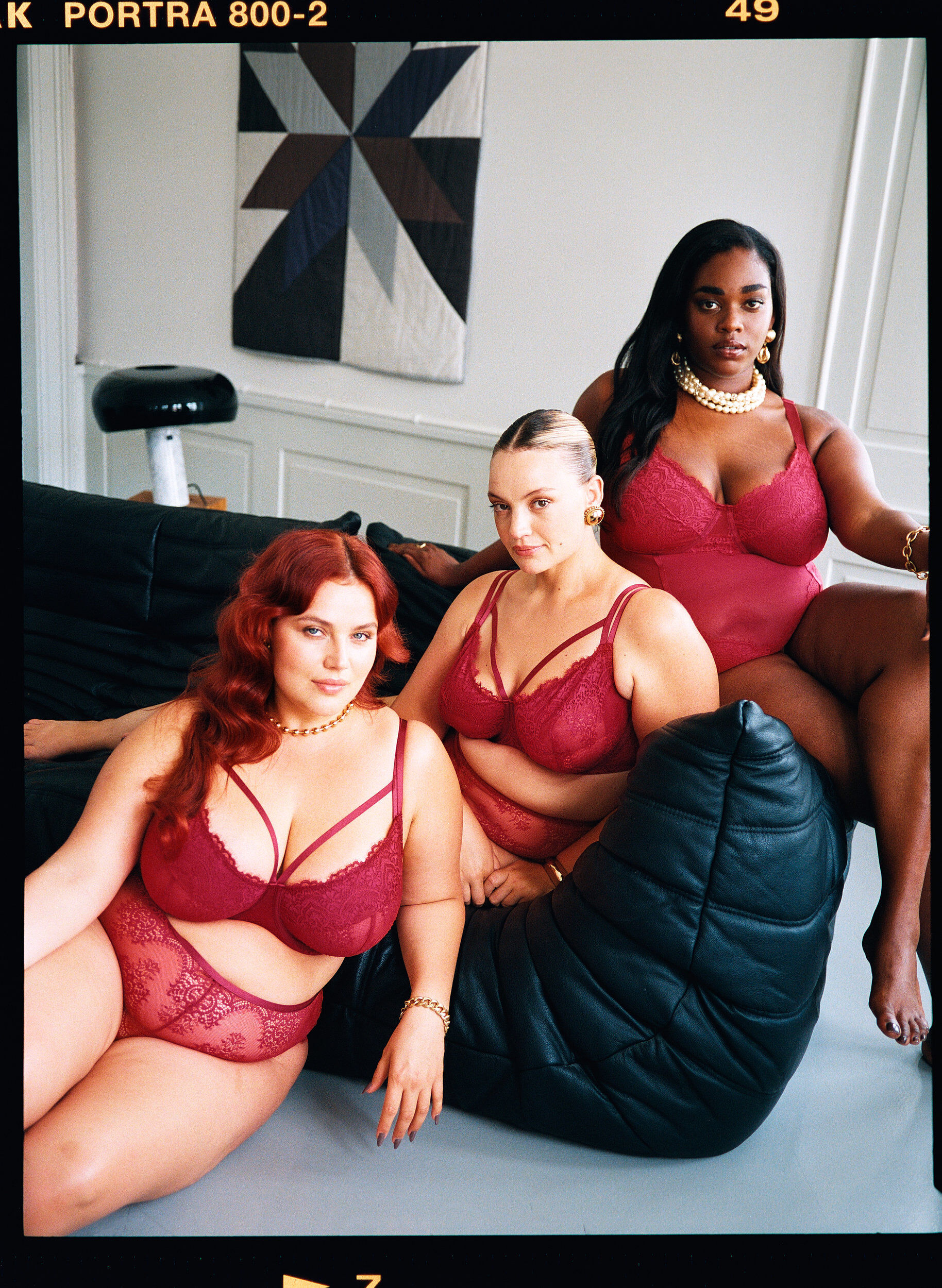 Zizzi Soutien-gorge embo&icirc;tant en dentelle avec d&eacute;tails de lani&egrave;res, Rouge, Image image number 0