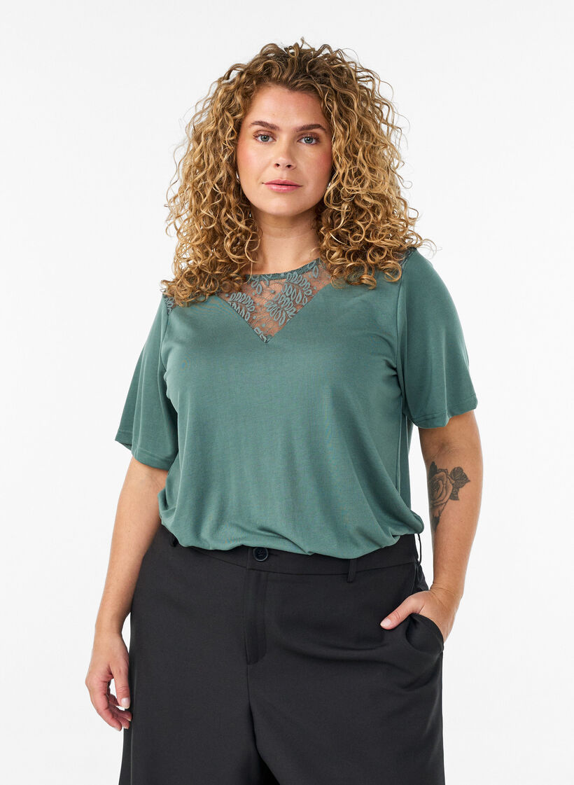 Bluse mit Spitzeneinsatz und Ballon&auml;rmeln, Gr&uuml;n, Model image number 0