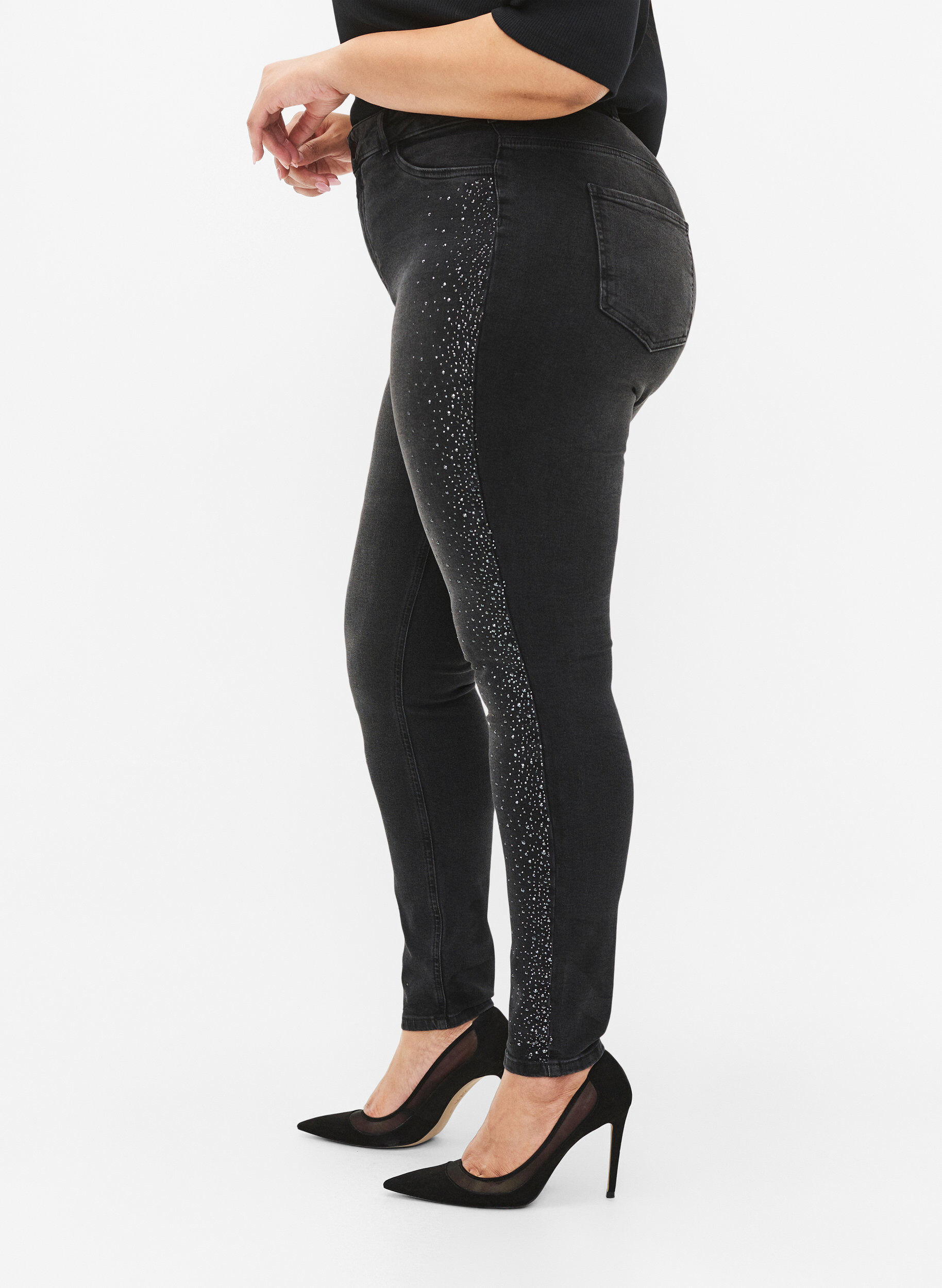 Zizzi Jean taille haute Amy avec strass, Grey Denim, Model image number 3