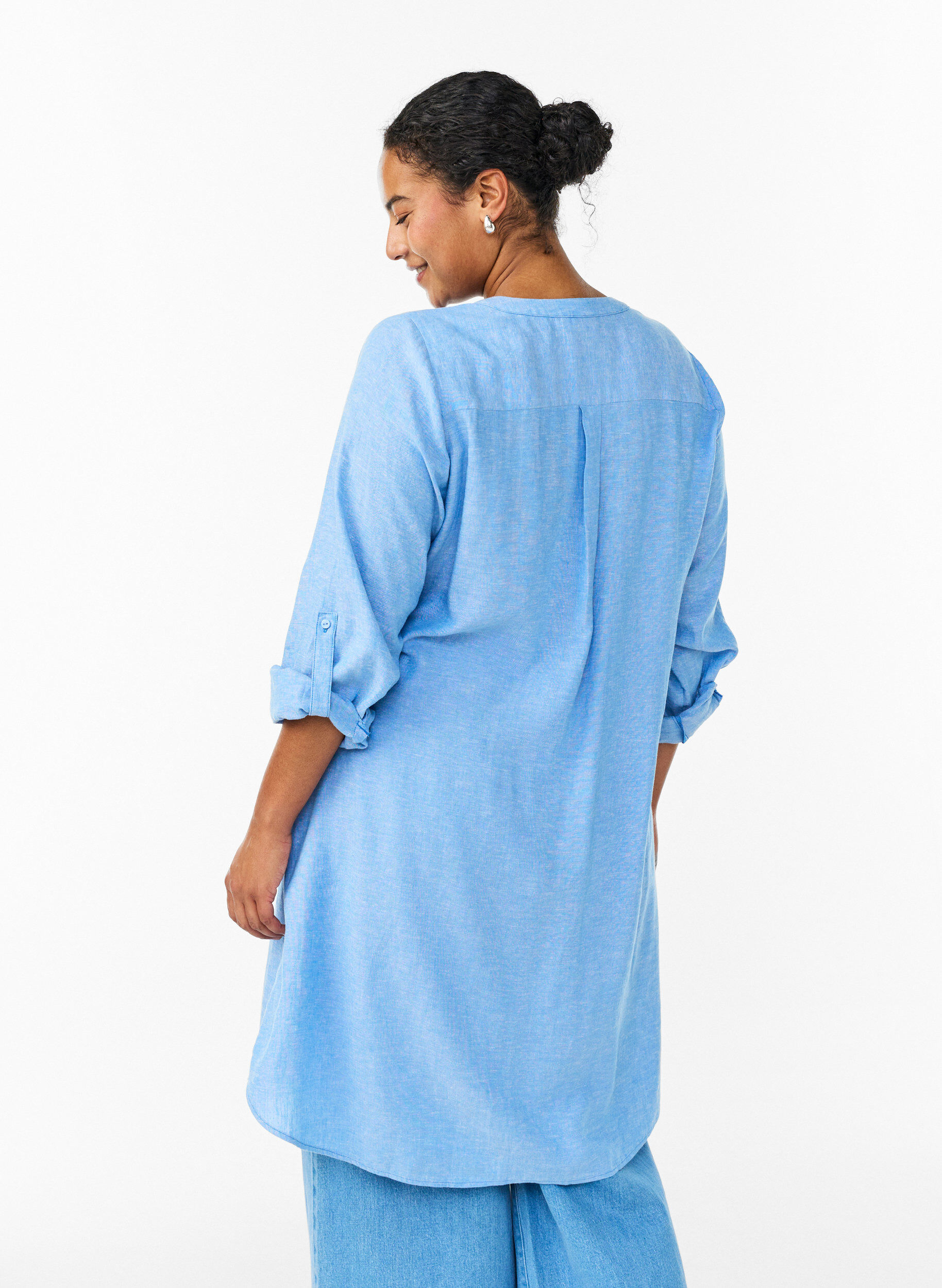Zizzi Lange Bluse aus Leinen und Viskose, Blau, Model image number 2