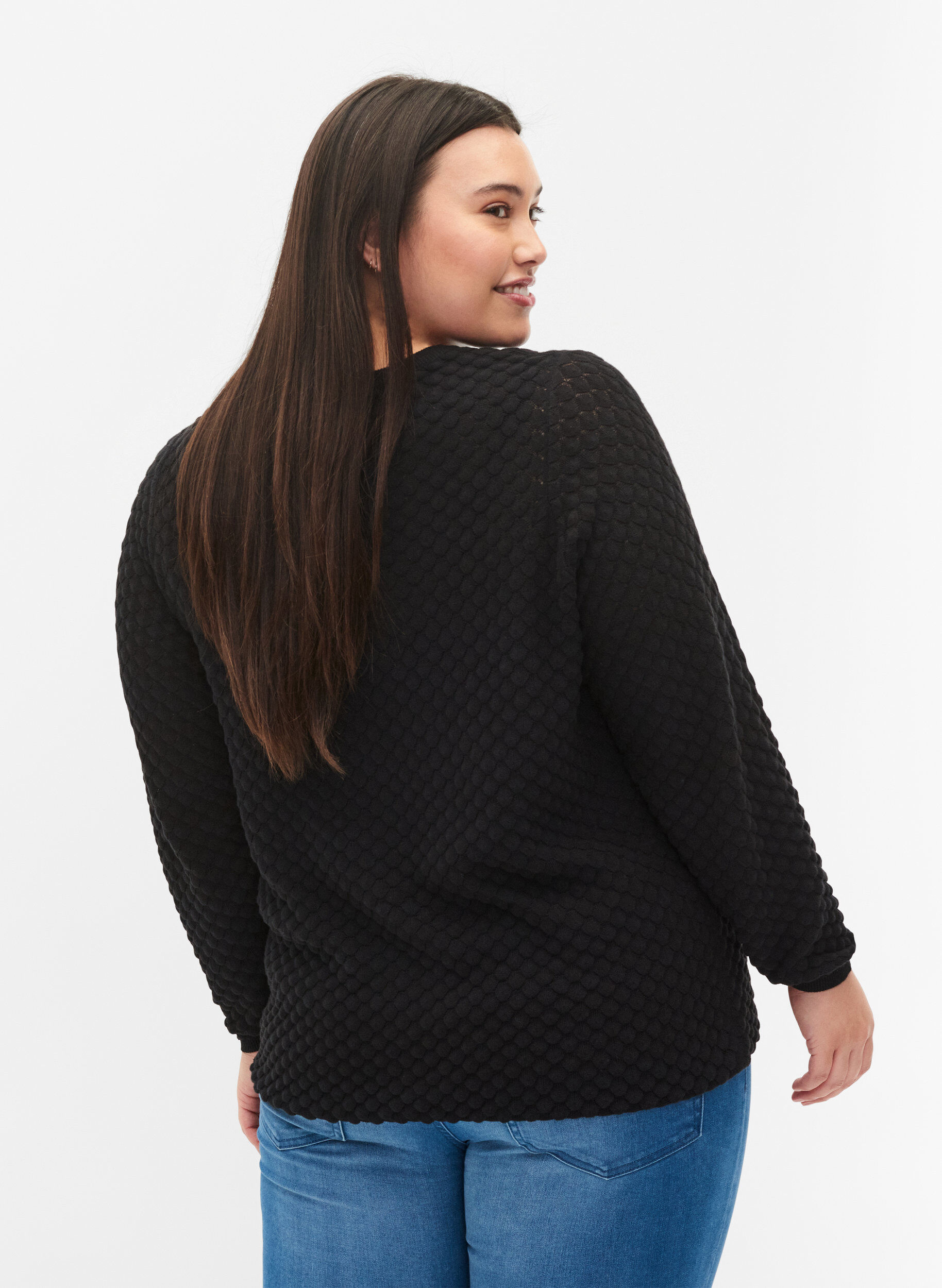 Zizzi Gemusterte Strickbluse mit V-Ausschnitt, Black, Model image number 1