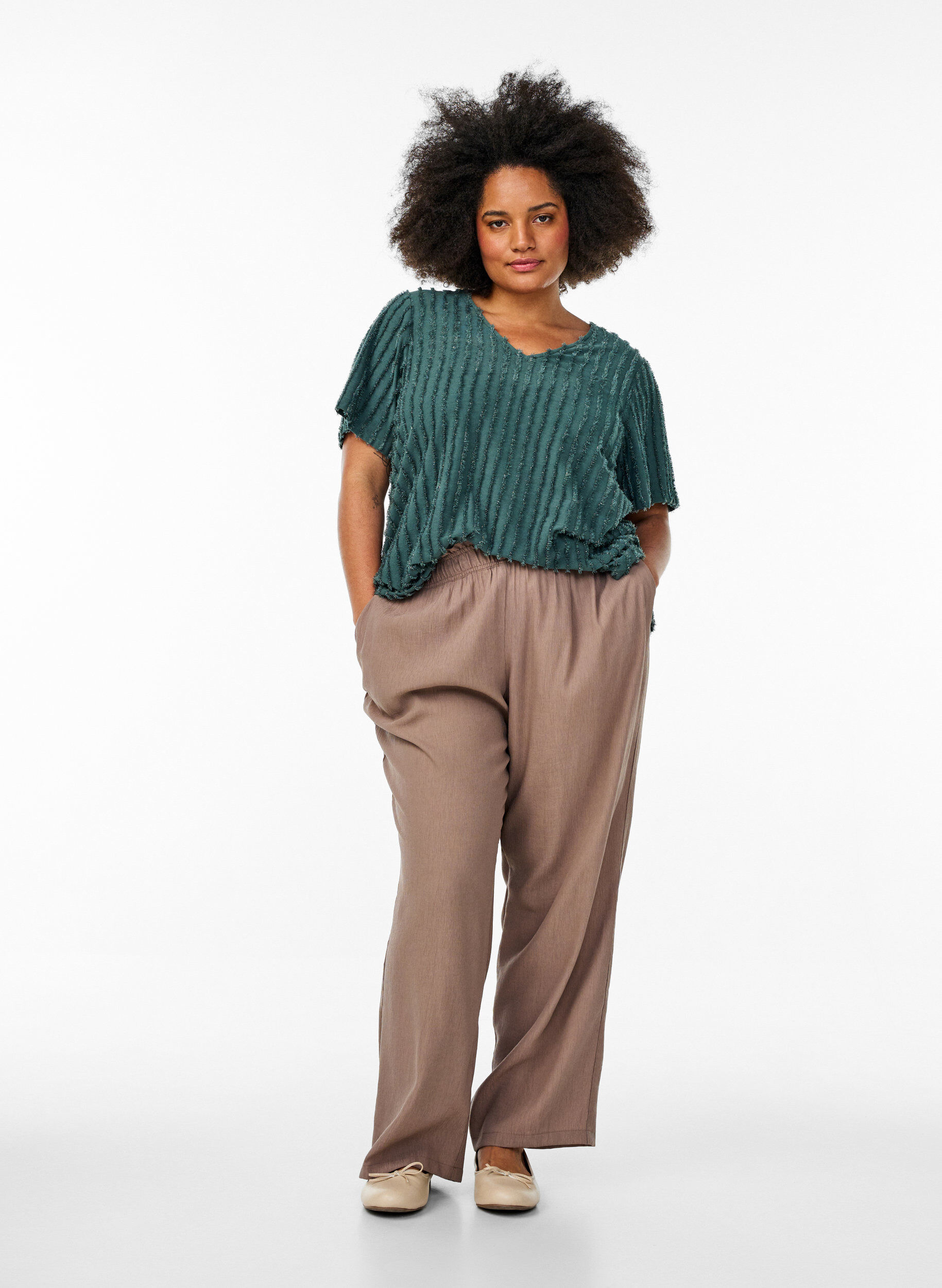 Zizzi Bluse mit kurzen &Auml;rmeln und Streifenstruktur, Gr&uuml;n, Model image number 1