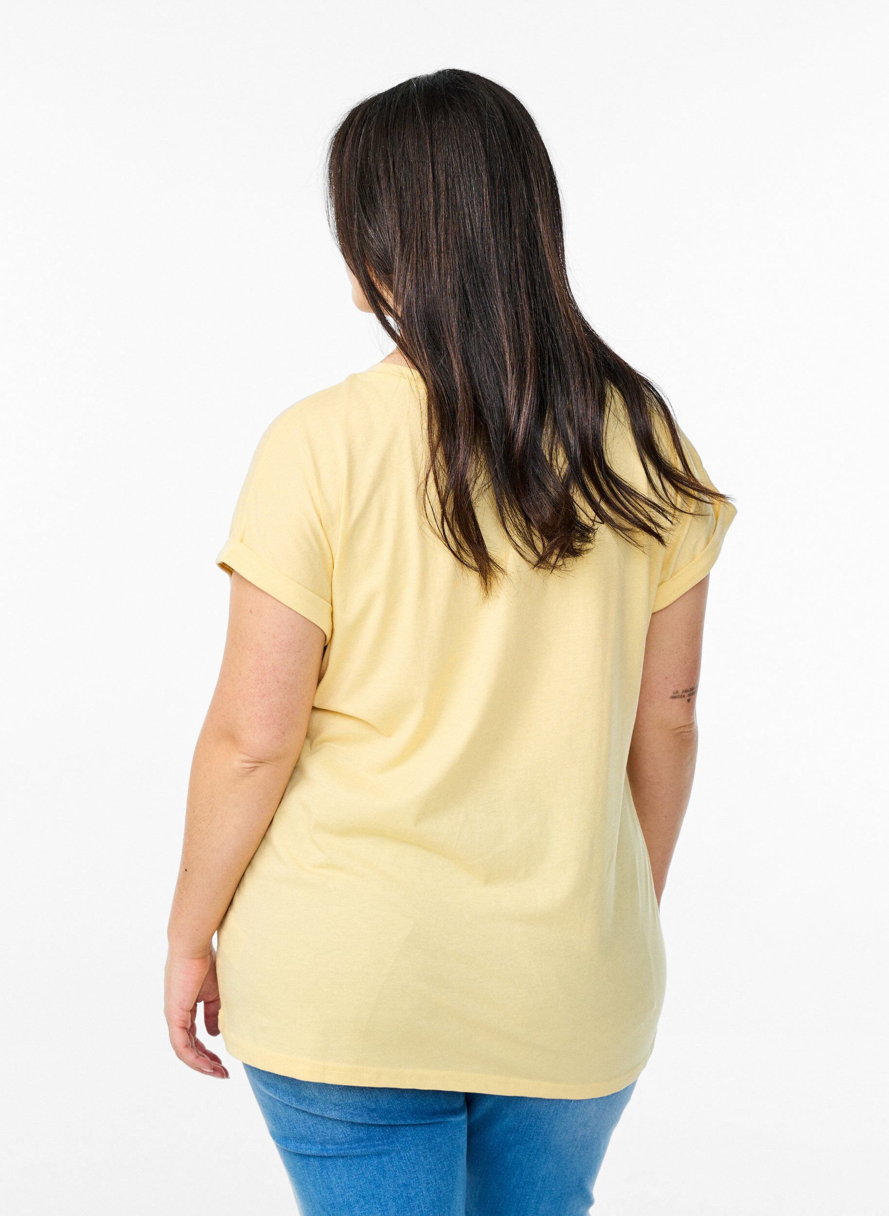 ZizziKurz&auml;rmliges T-Shirt aus einer Baumwollmischung, Gelb, Model image number 2