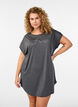 Kurzarm-Nachthemd mit Textaufdruck, Schwarz, Model image number 0