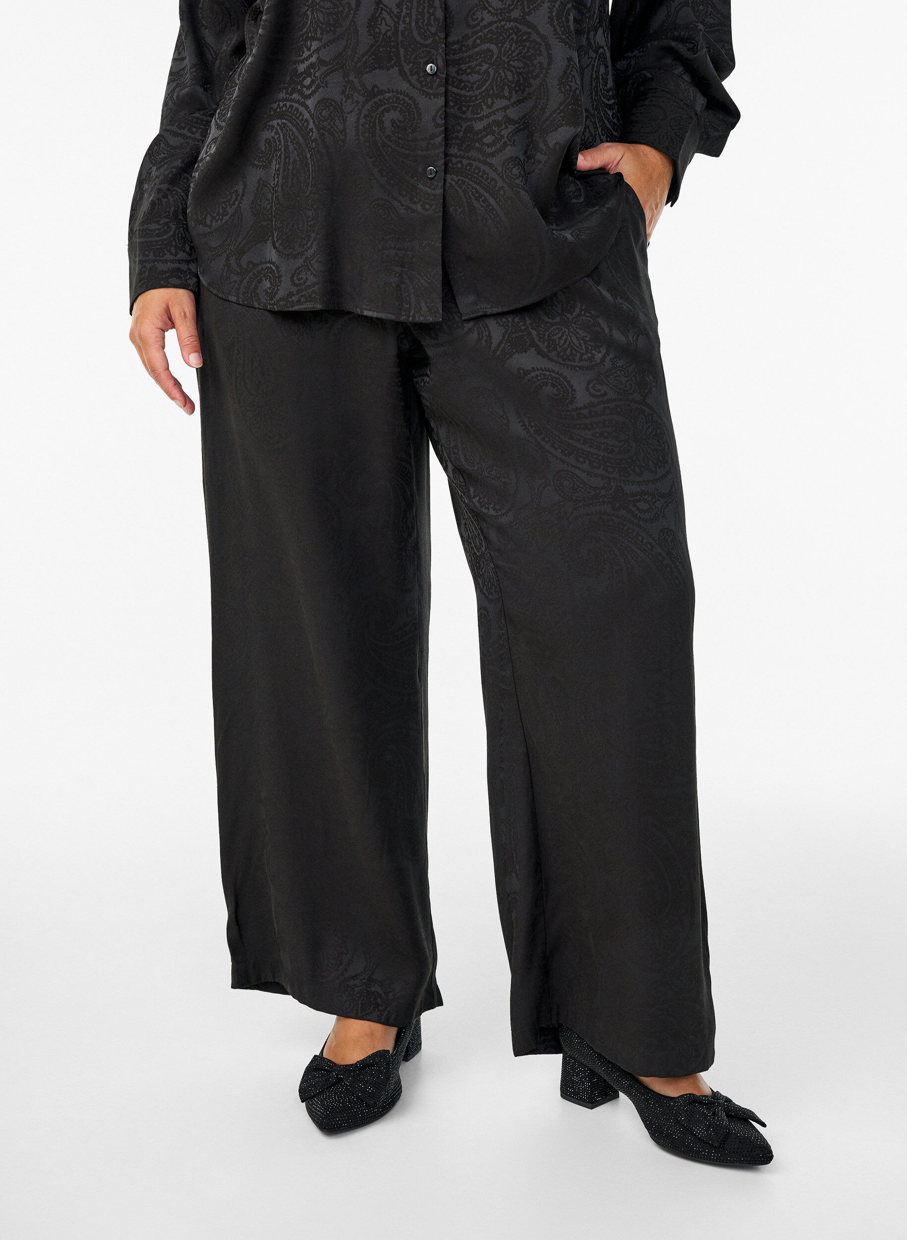ZizziPantalon ample &agrave; motif cachemire et taille haute, Noir, Model image number 2