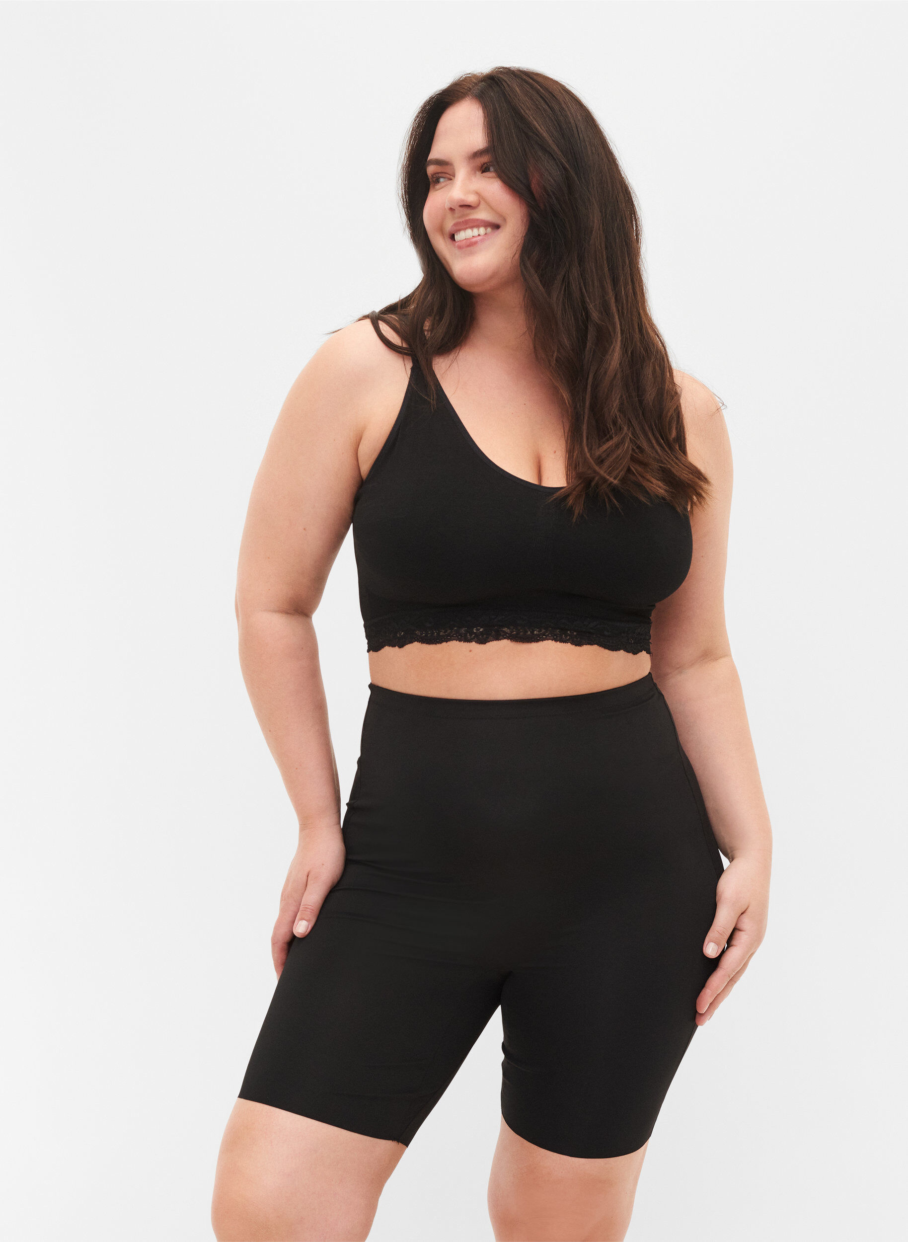 Zizzi Short shapewear l&eacute;ger &agrave; taille haute, Noir, Model image number 0