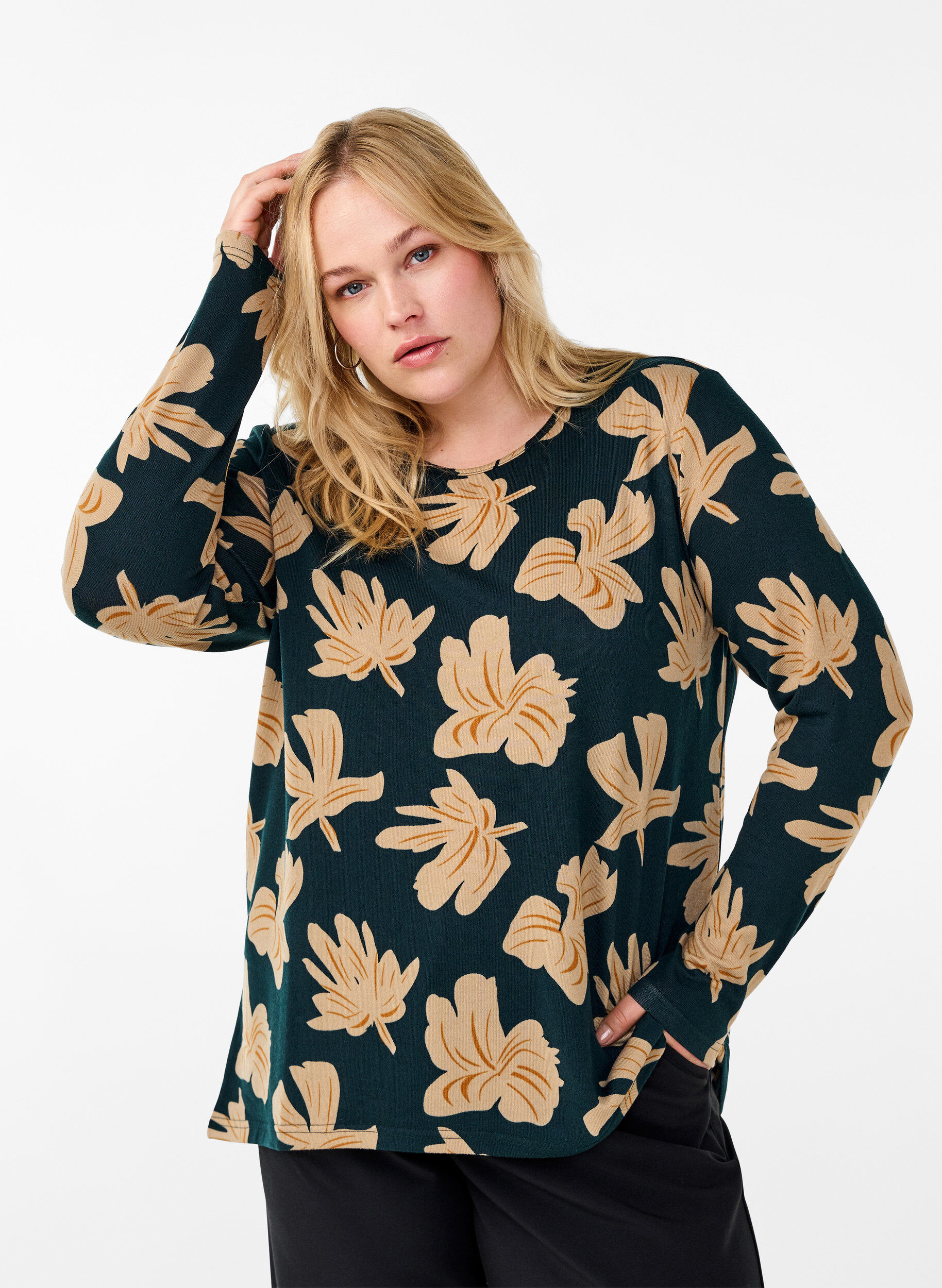 Zizzi  Bluse mit Blumenmuster und langen &Auml;rmeln, Gr&uuml;n, Model image number 0