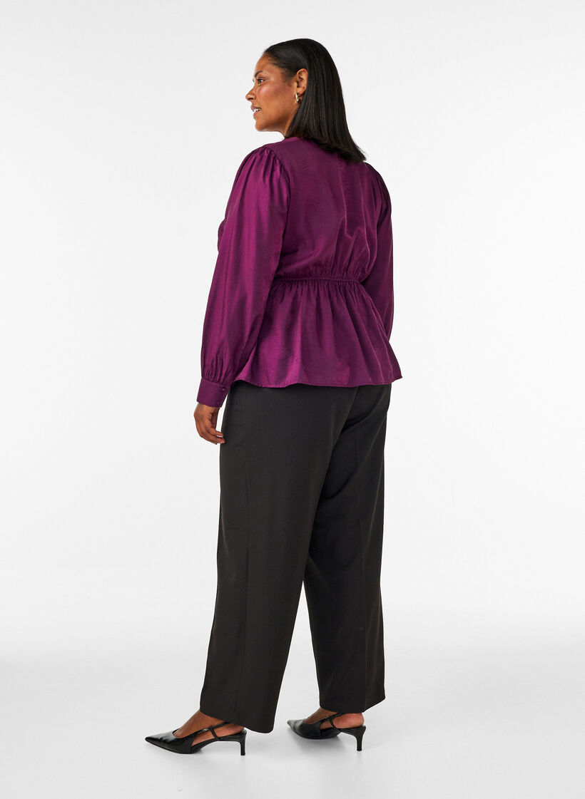 Hoch taillierte Hose mit geraden Beinen, Schwarz, Model image number 1
