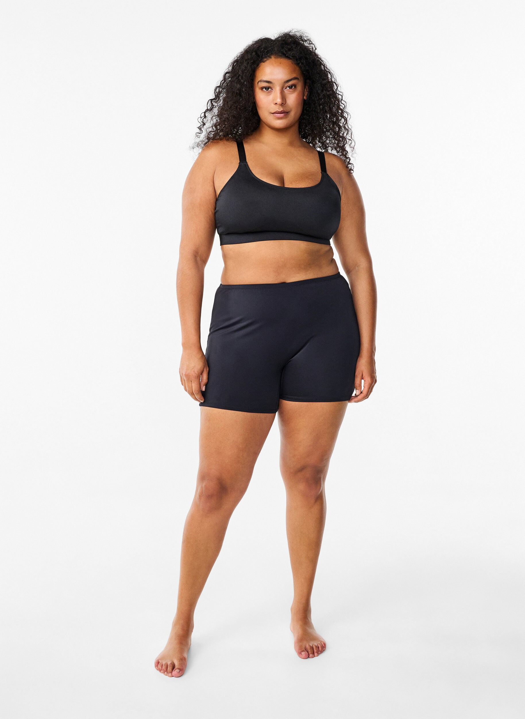 Zizzi Bikini Shorts, Schwarz, Model image number 1