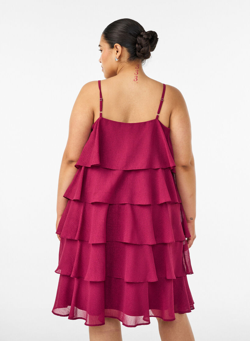 Robe &agrave; volants superpos&eacute;s avec fines bretelles, Rouge, Model image number 2