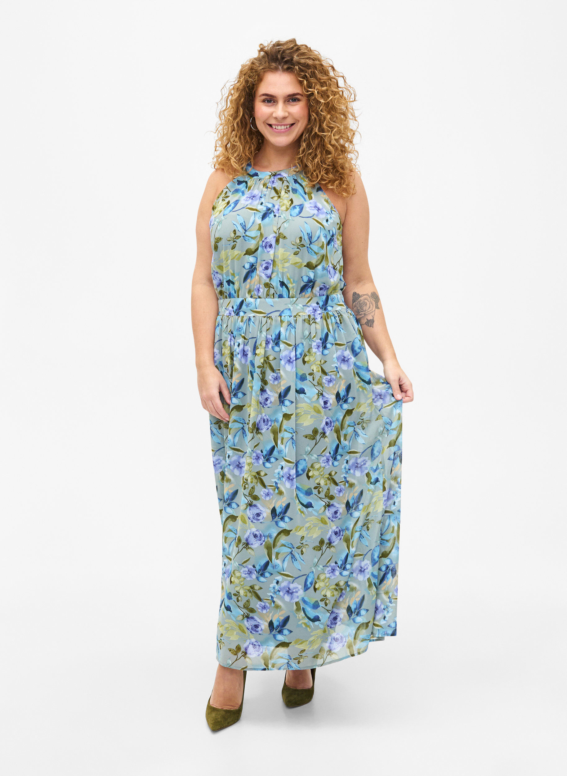 Zizzi Robe longue dos nu &agrave; motif floral, Wrought Iron AOP, Model image number 0
