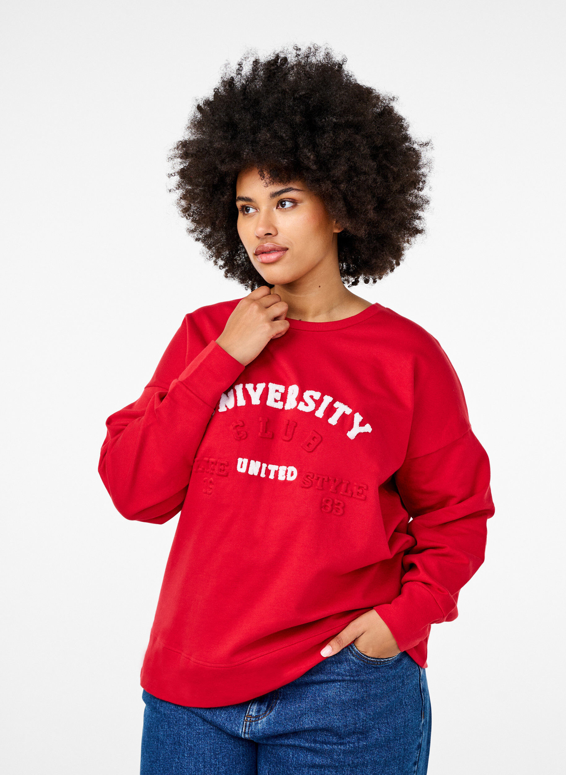 Zizzi Sweat-shirt avec imprim&eacute; texte en relief, Rouge, Model image number 0