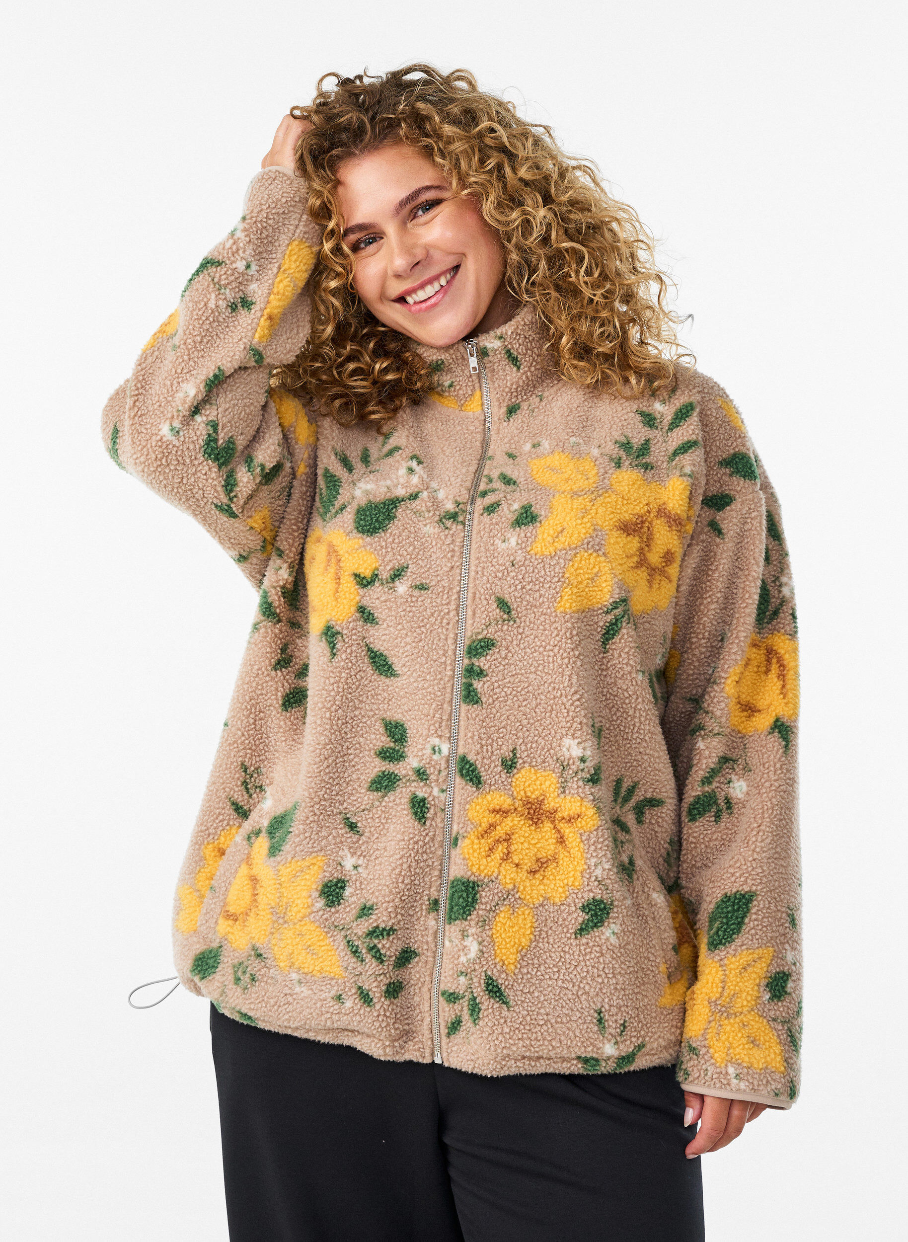 Gebl&uuml;mte Fleecejacke mit hohem Kragen und Rei&szlig;verschluss, Beige, Model