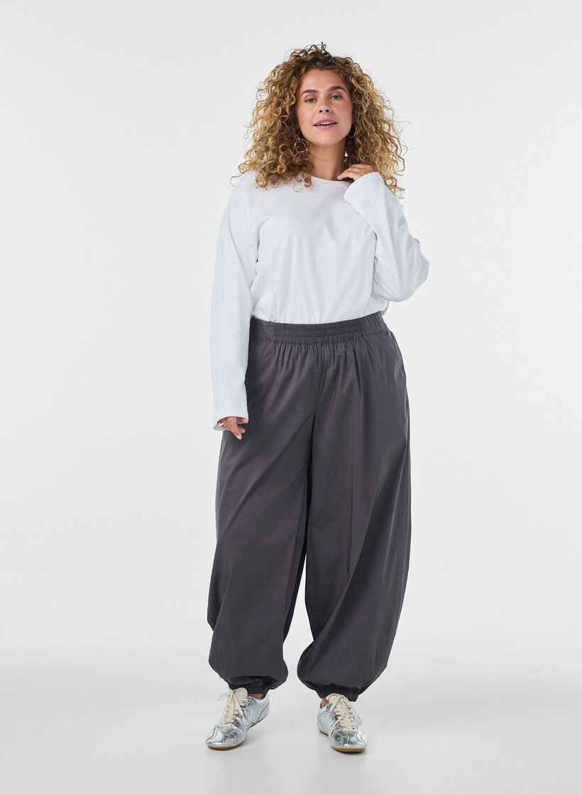 Pantalon ballon avec poches et ceinture &eacute;lastique, Gris anthracite, Model image number 0