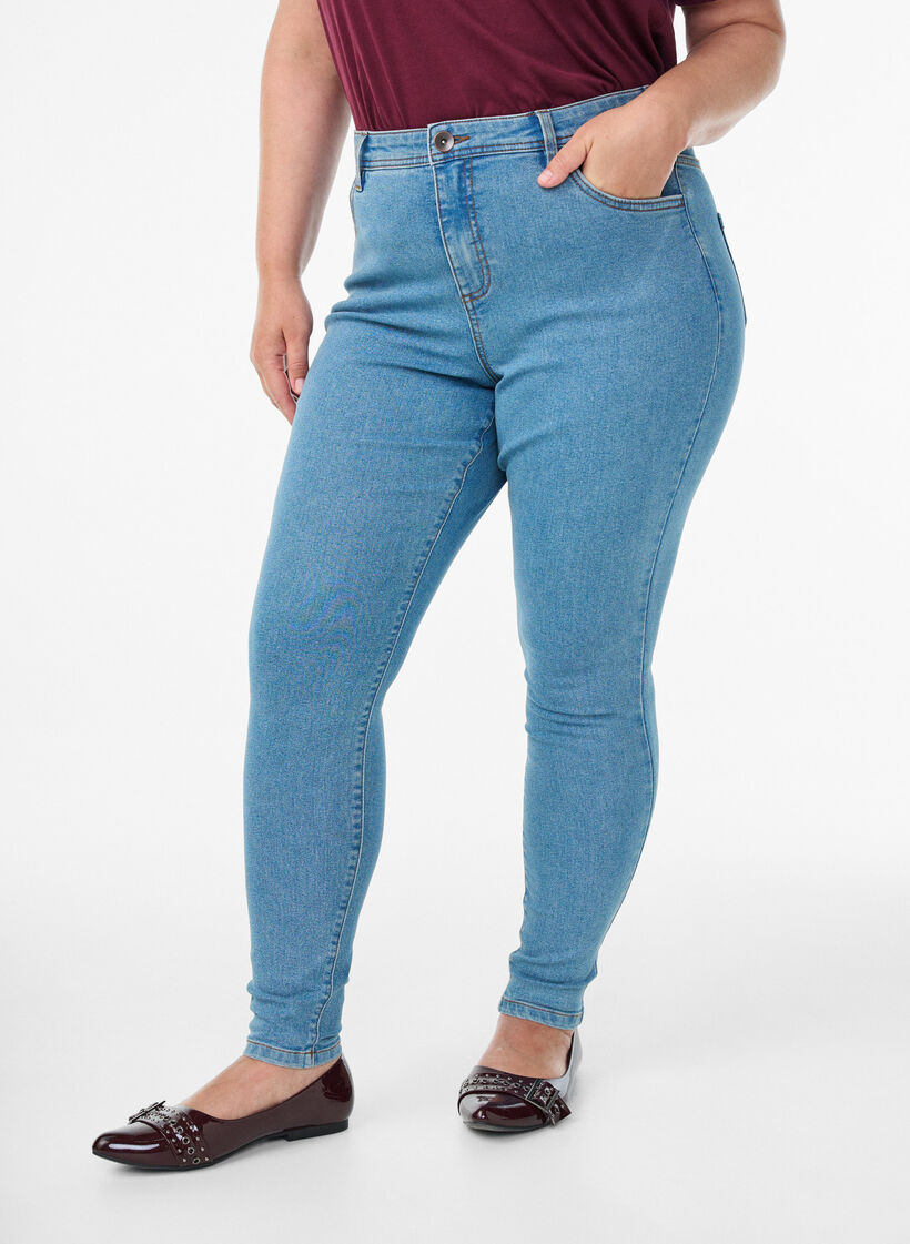 Jeans mit Super Slim Fit, Blau, Model image number 2